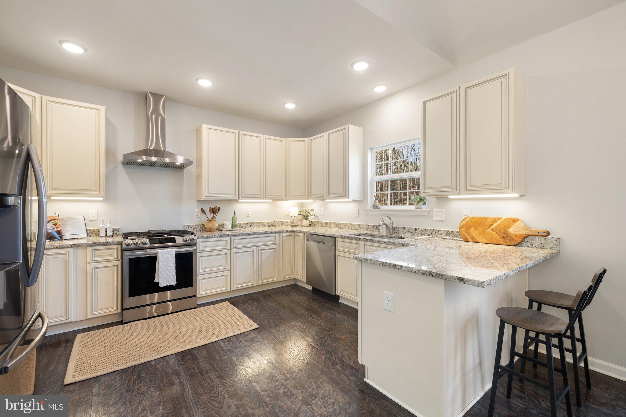 SHEPPERDS GROVE - Residential