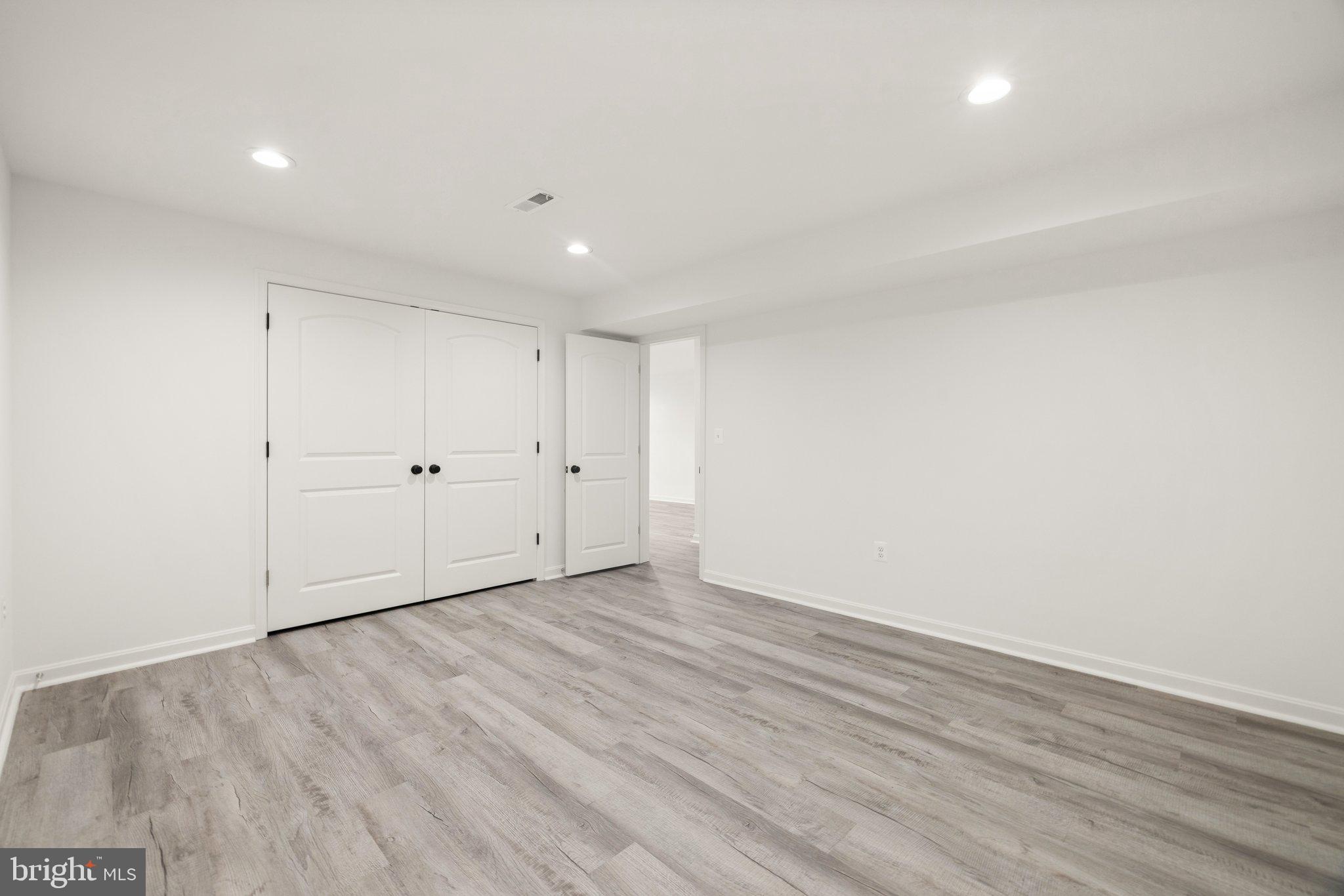 SHEPPERDS GROVE - Residential