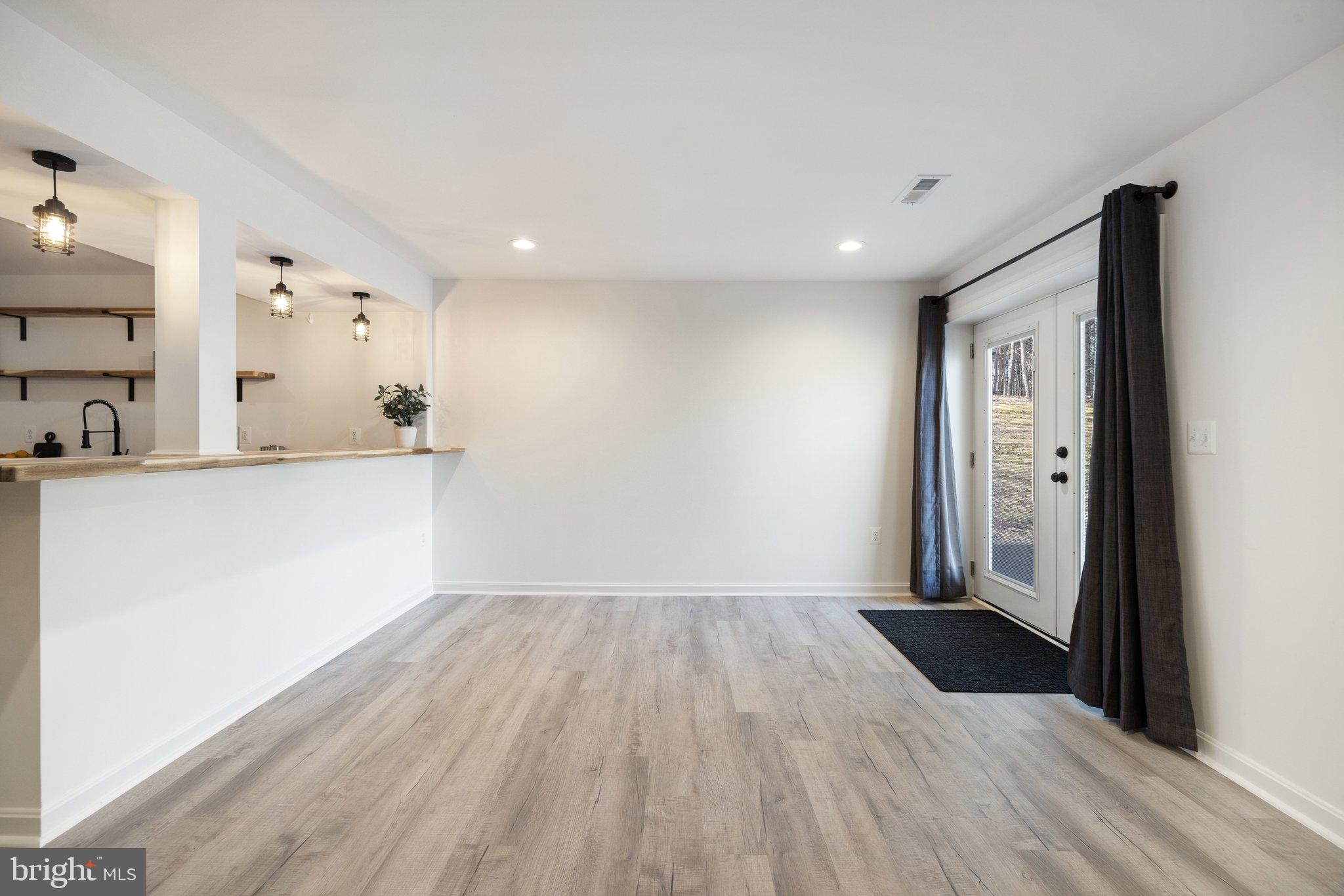 SHEPPERDS GROVE - Residential