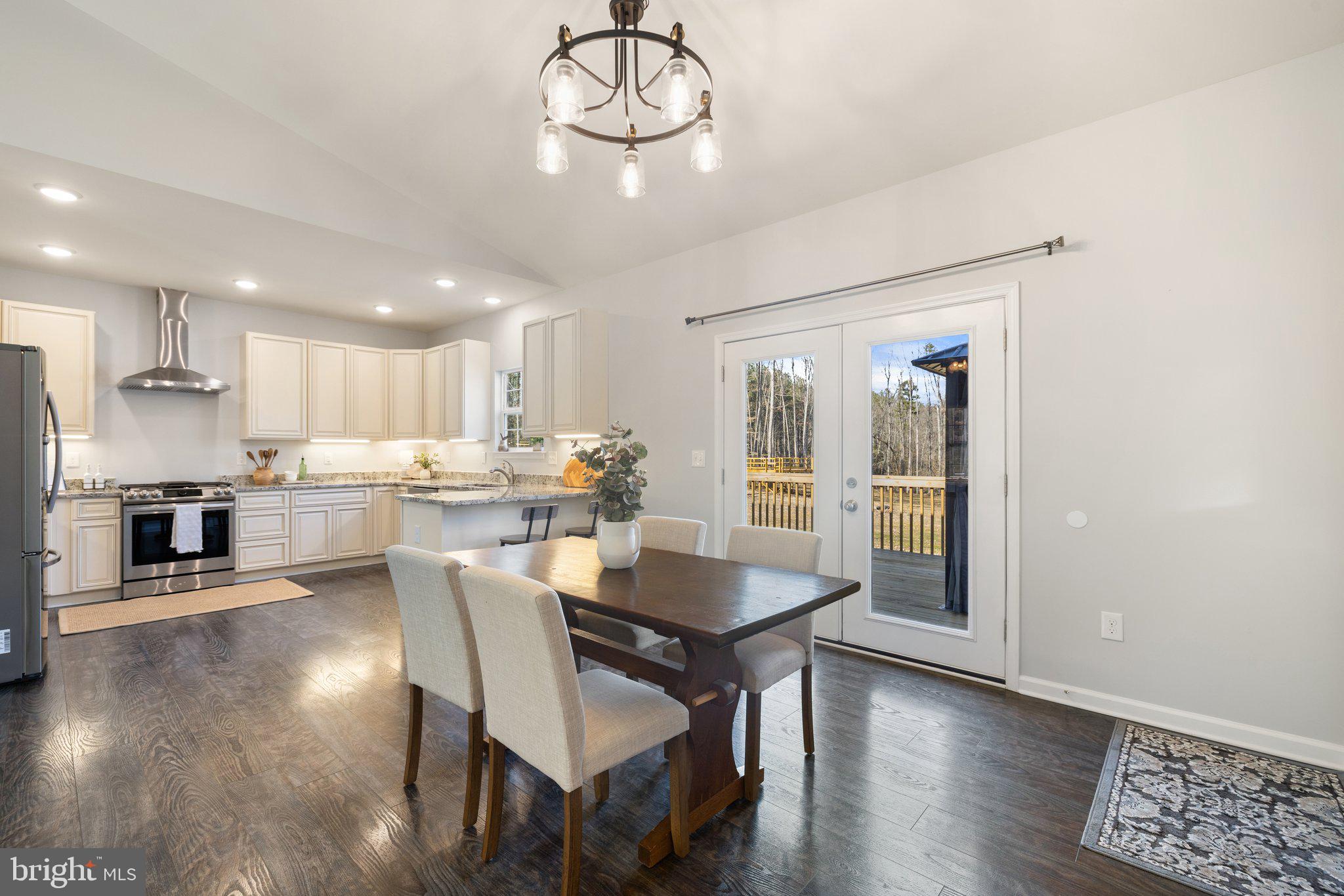 SHEPPERDS GROVE - Residential