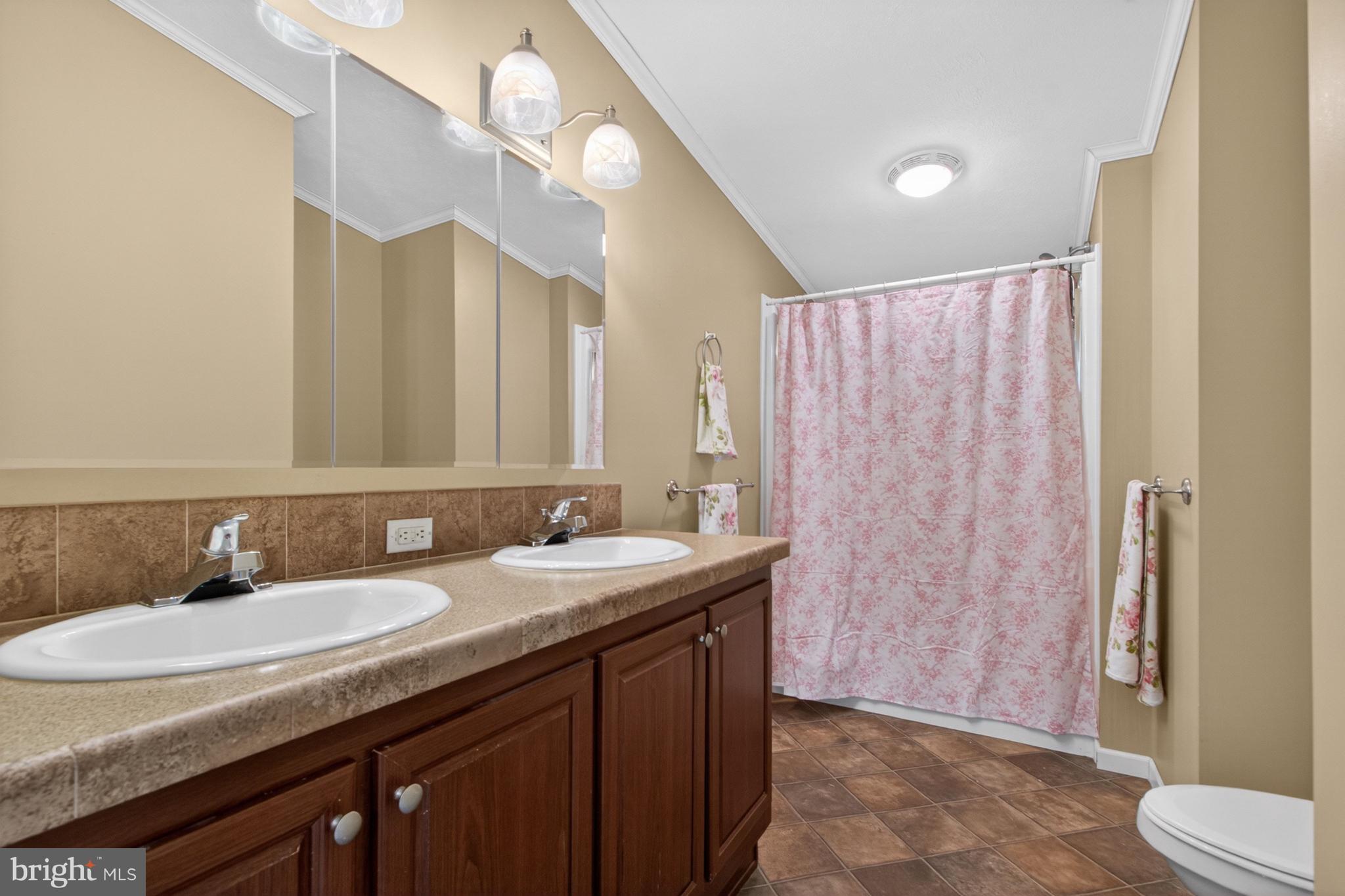 COLONIAL EAST MHP - Residential