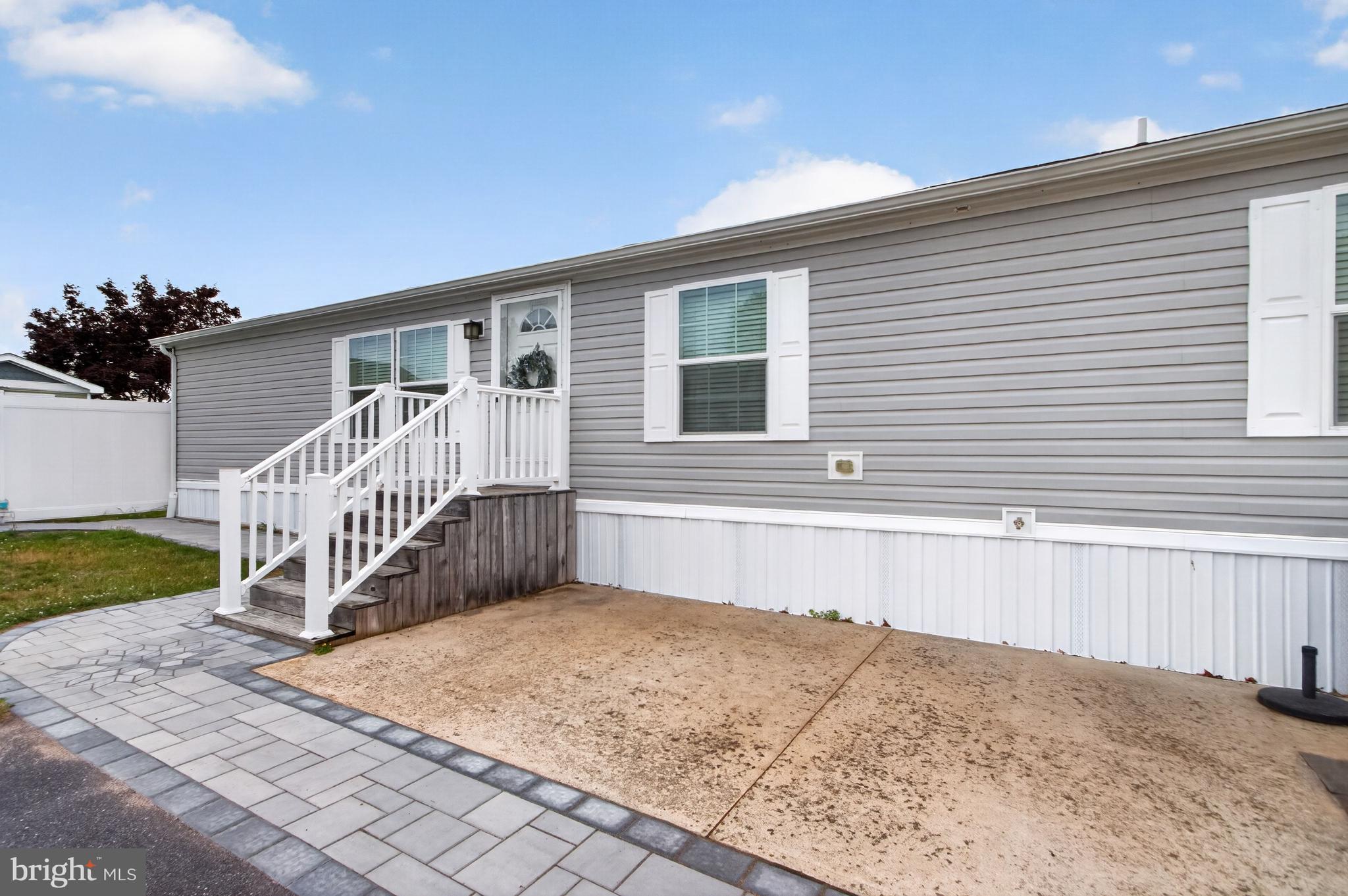COLONIAL EAST MHP - Residential