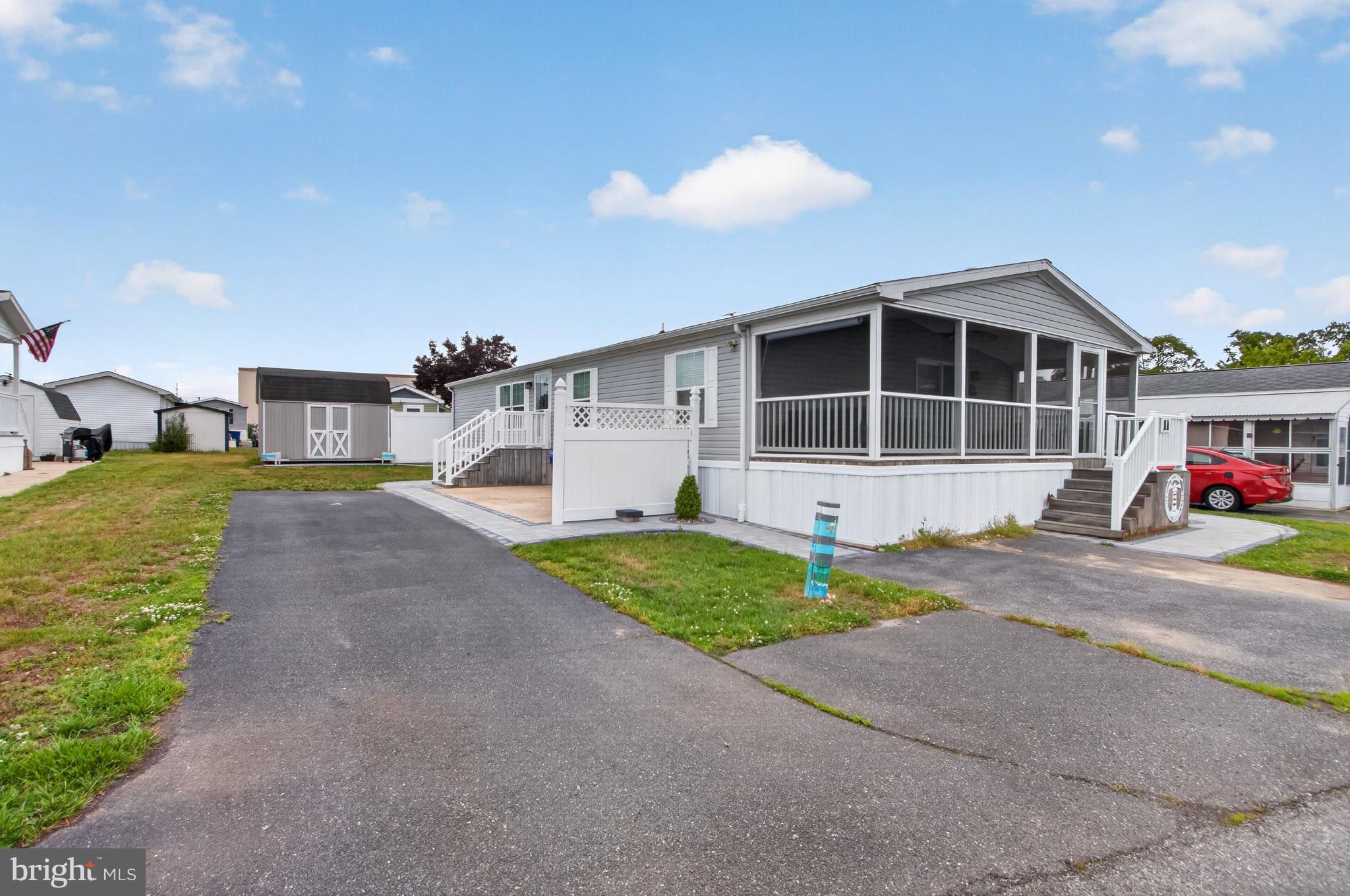 COLONIAL EAST MHP - Residential