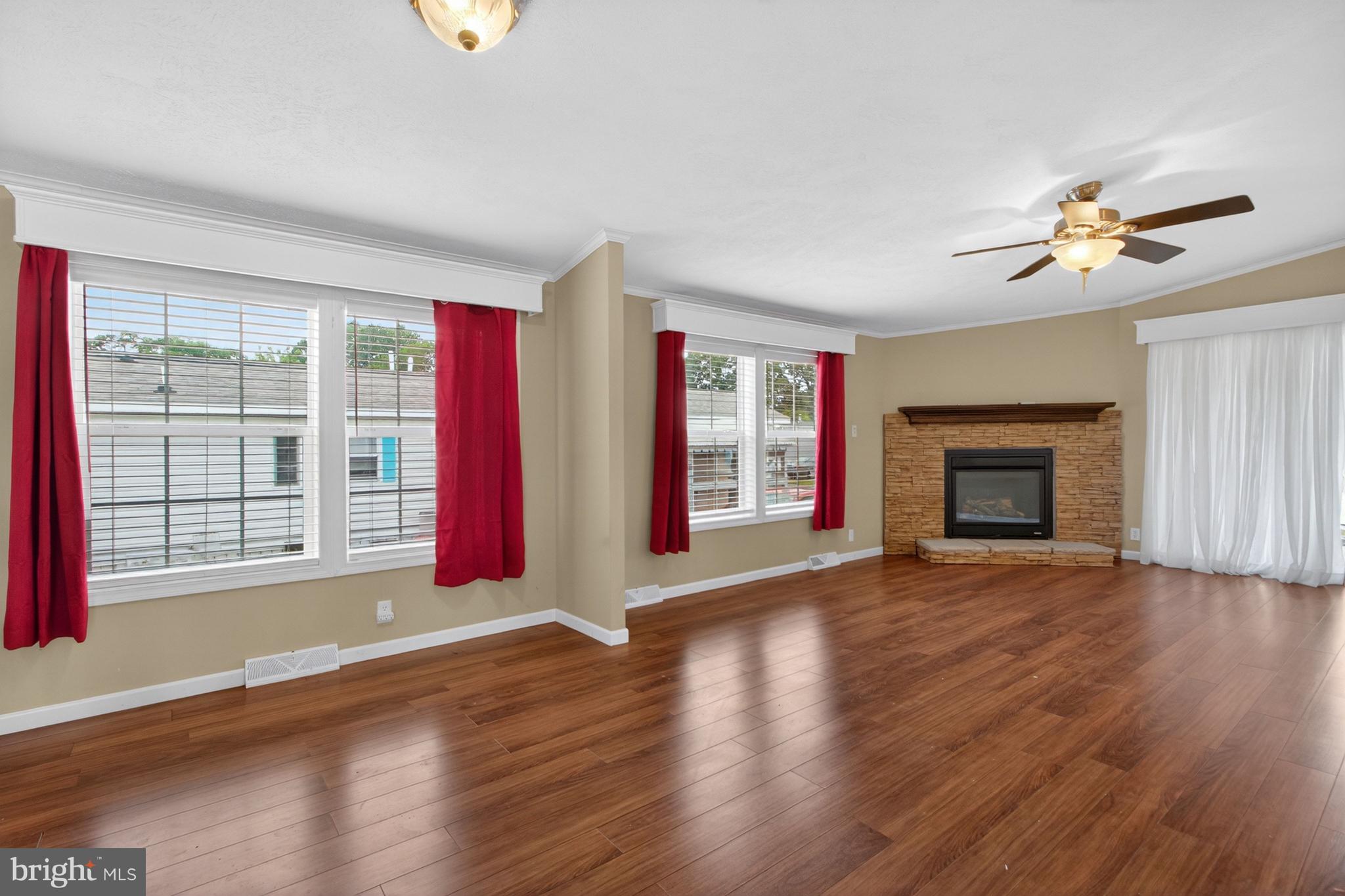 COLONIAL EAST MHP - Residential