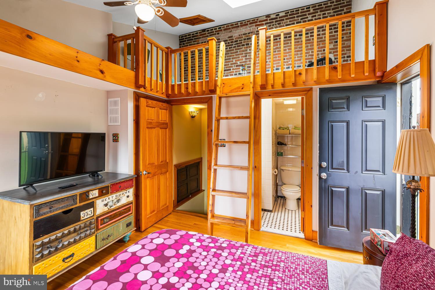 WASHINGTON SQ WEST - Residential