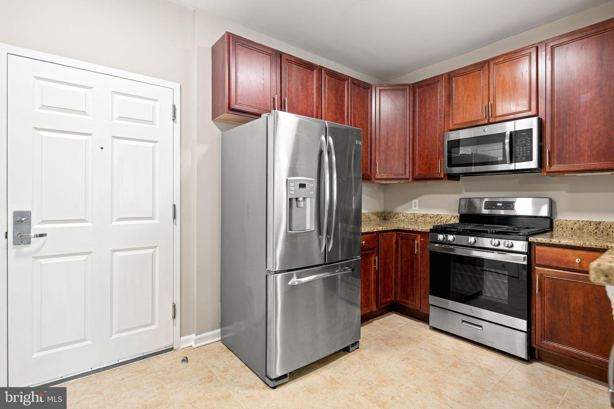 THE GRANDE AT RIVERVIEW - Residential