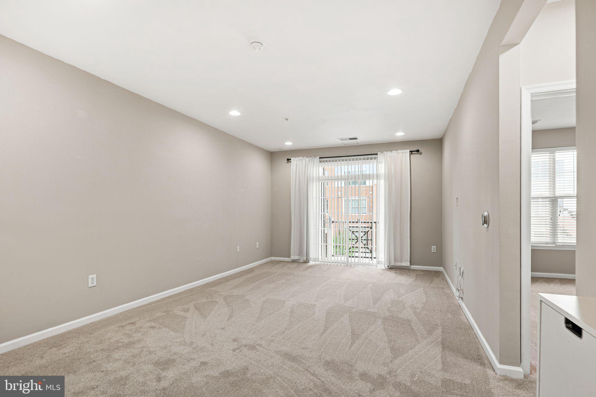 THE GRANDE AT RIVERVIEW - Residential
