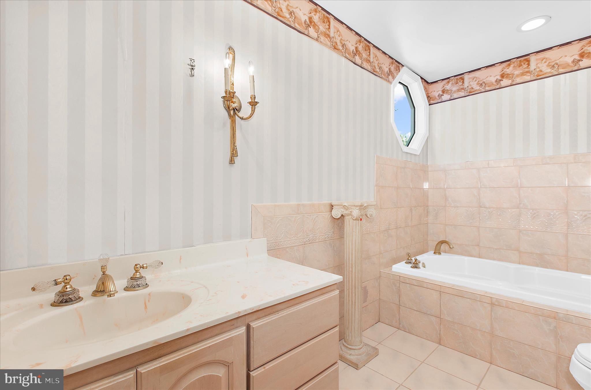 CHARTWELL - Residential