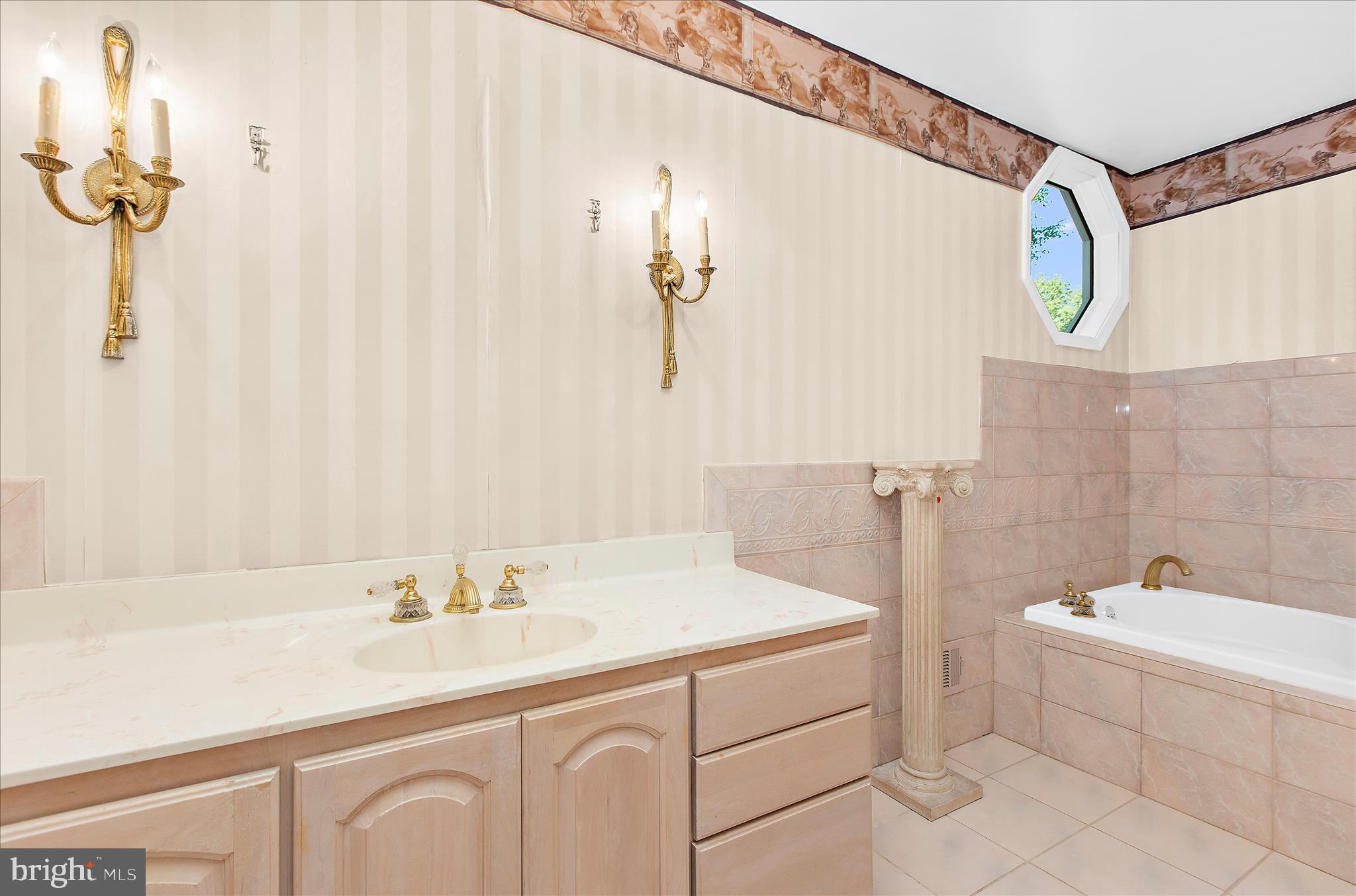 CHARTWELL - Residential