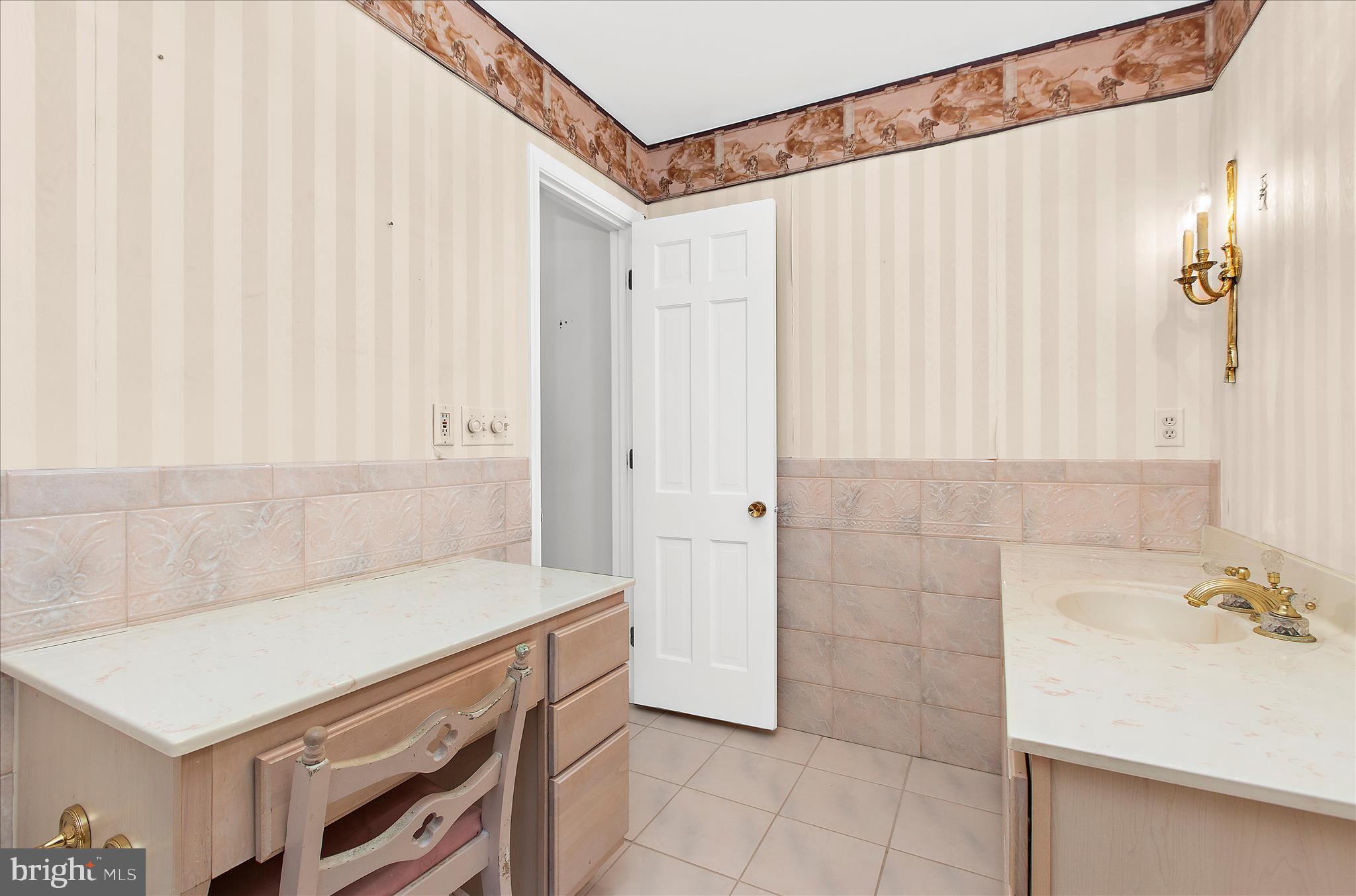 CHARTWELL - Residential