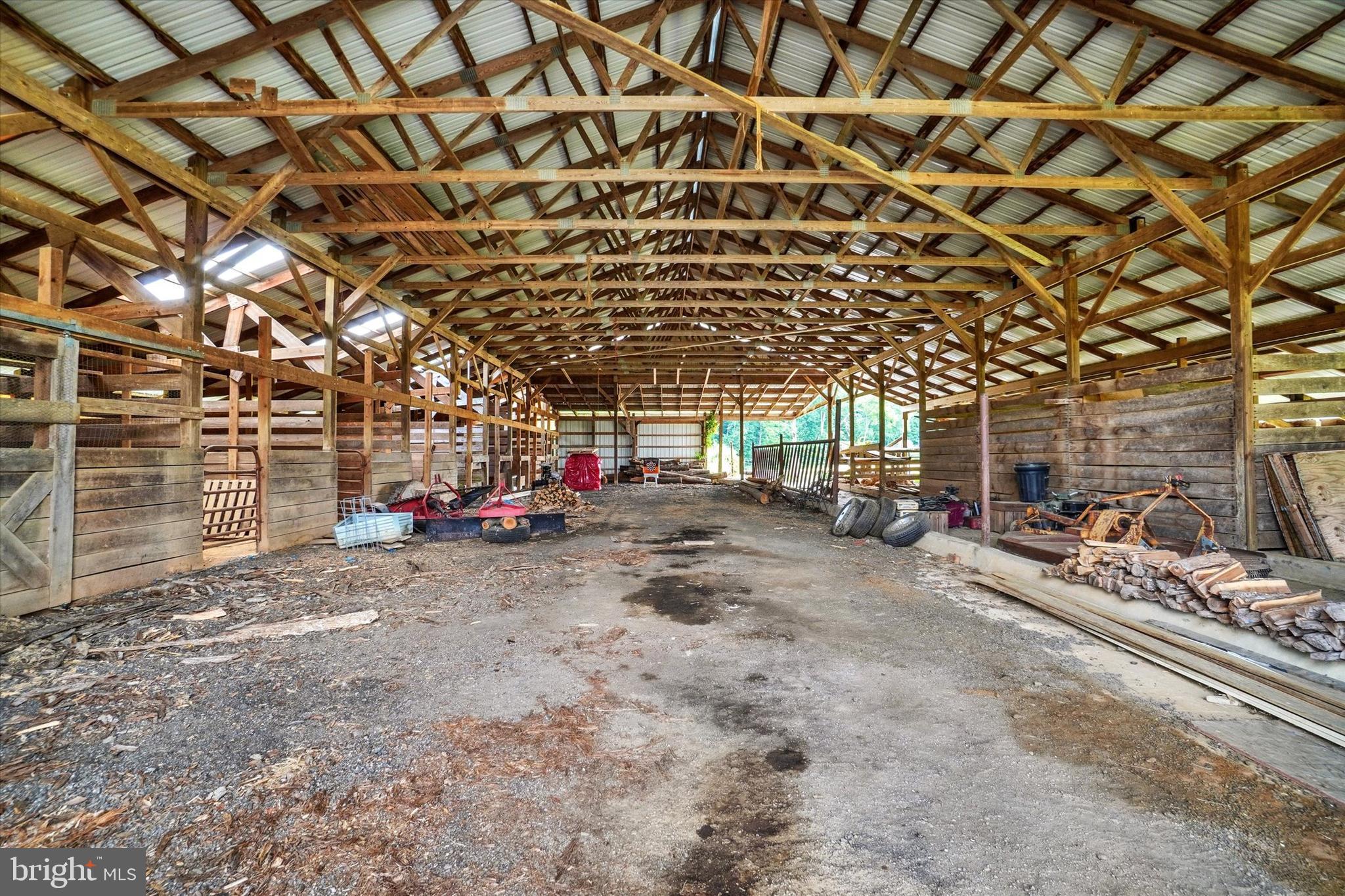 WHITE HALL - Farm