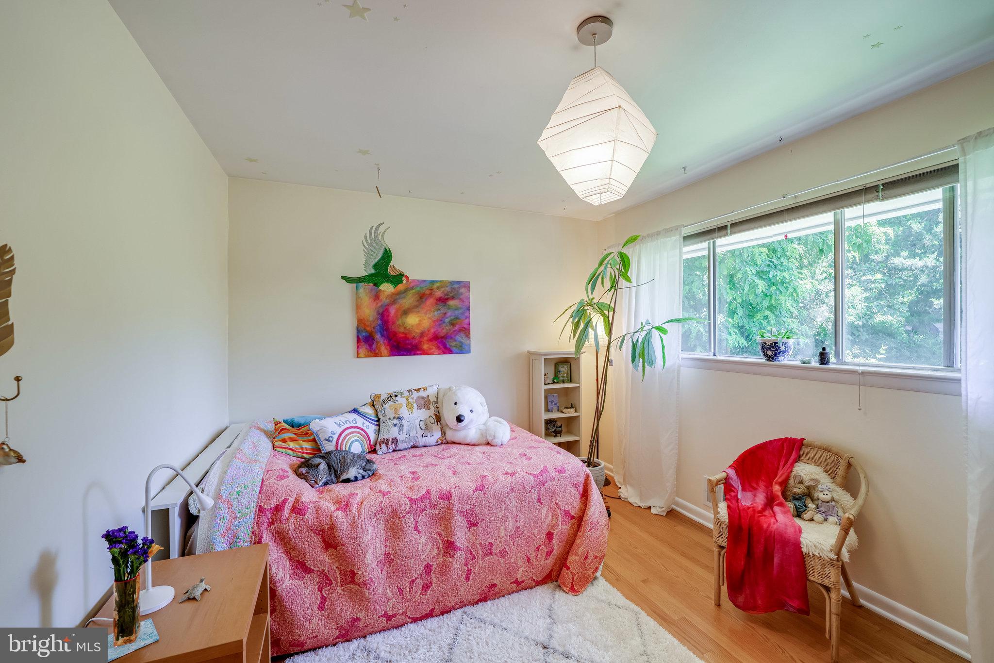 HICKORY KNOLL - Residential