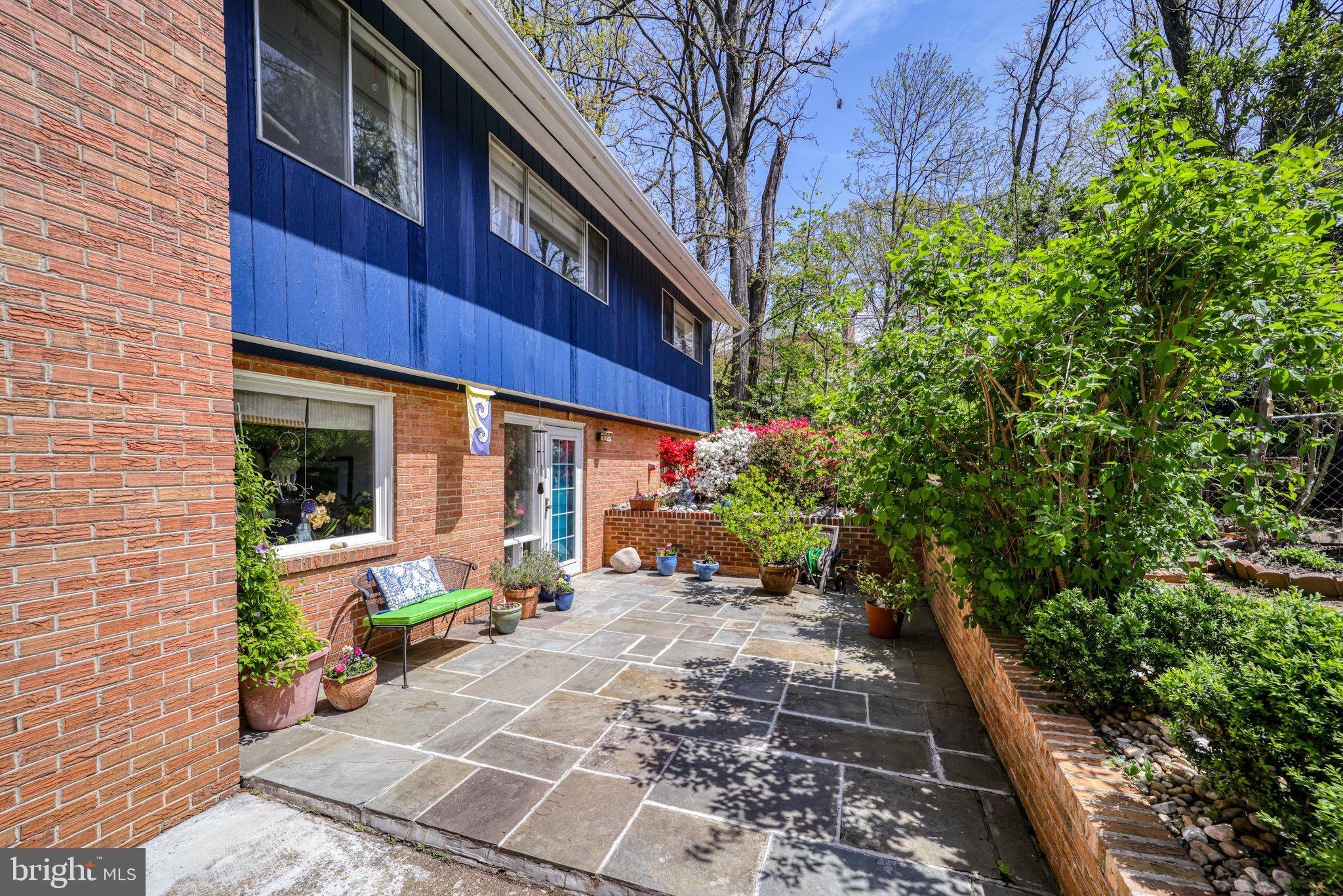 HICKORY KNOLL - Residential