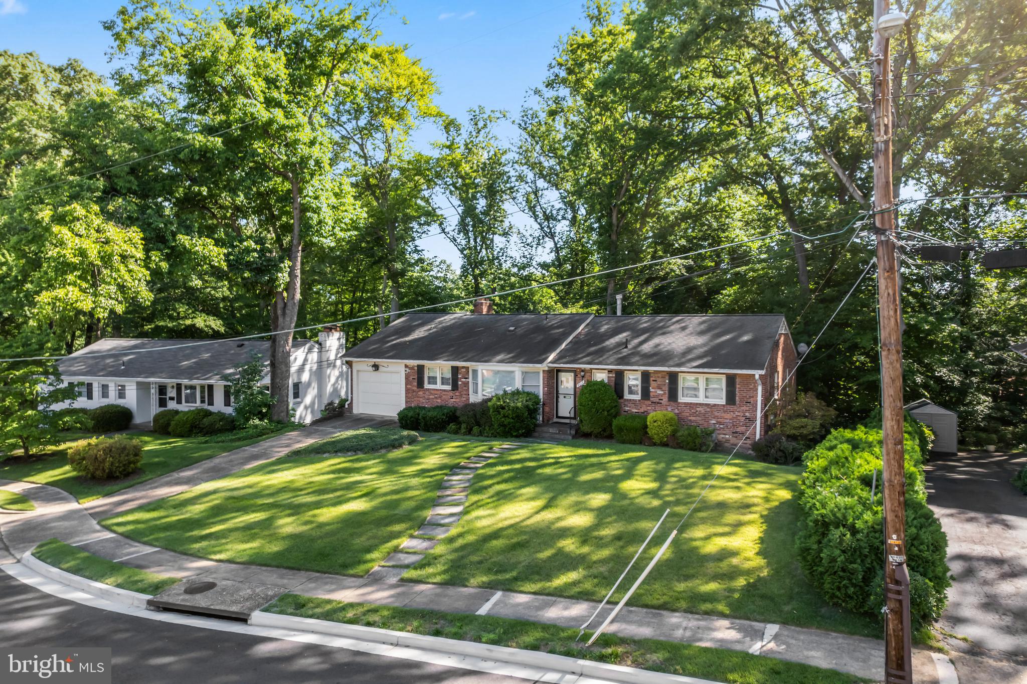 GOLF CLUB MANOR - Residential