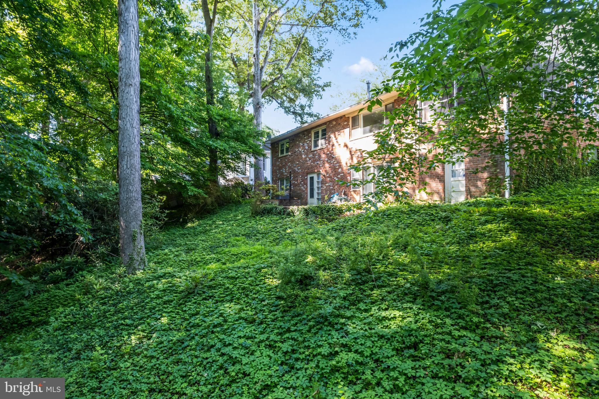 GOLF CLUB MANOR - Residential