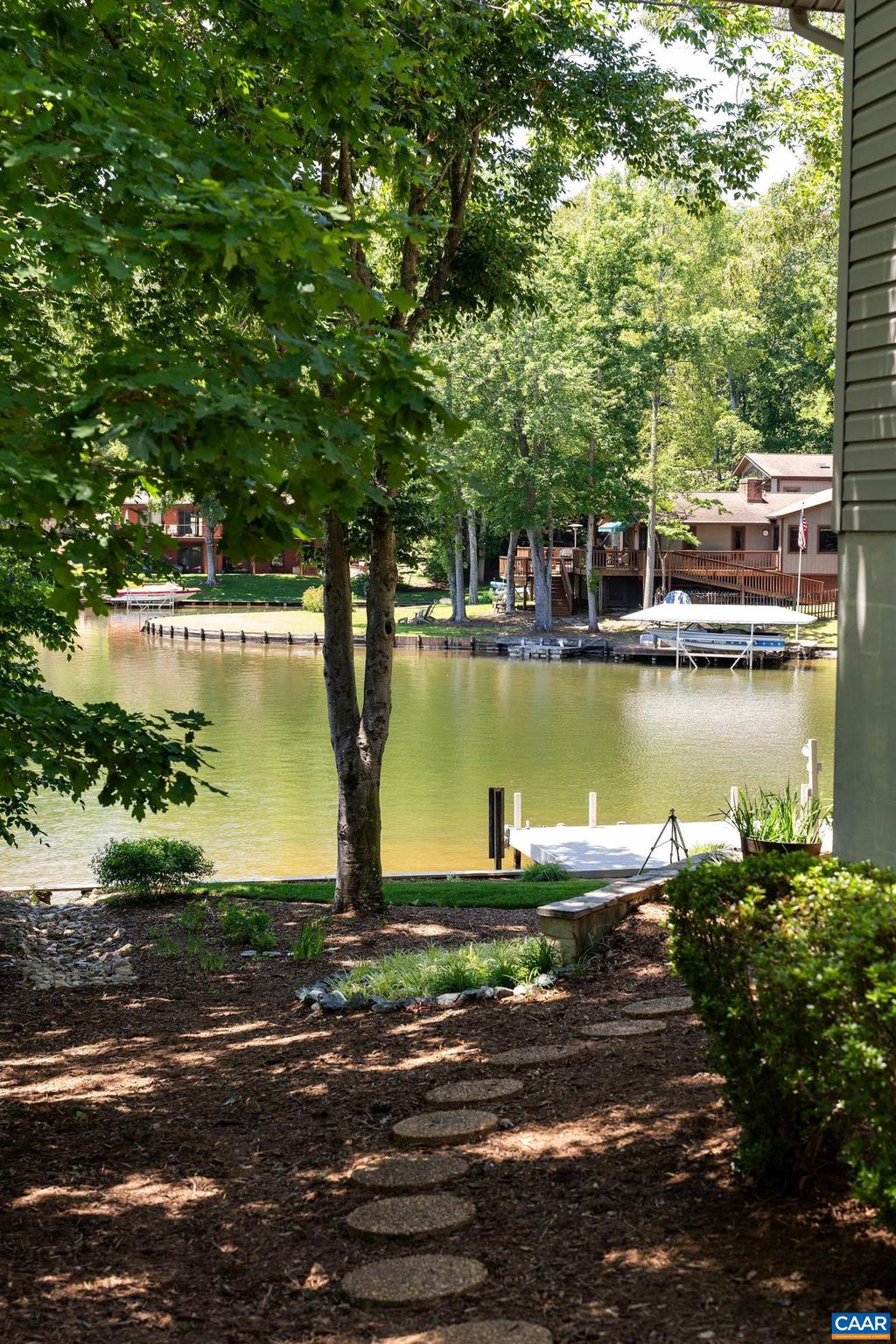LAKE MONTICELLO - Residential