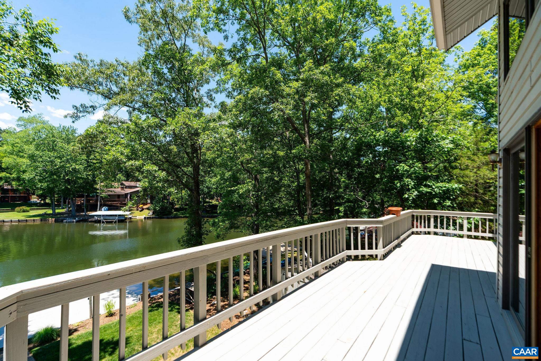 LAKE MONTICELLO - Residential