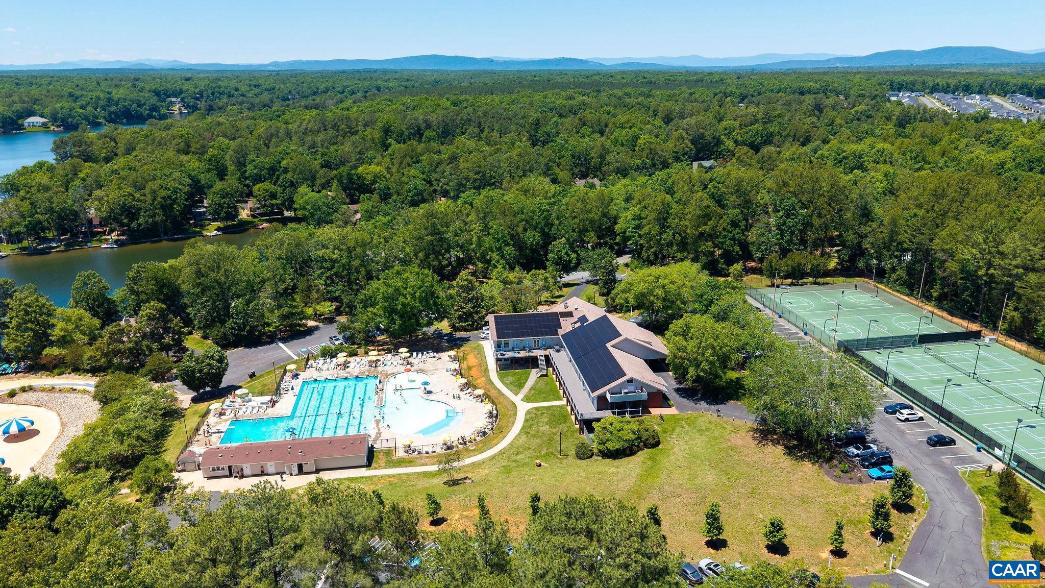 LAKE MONTICELLO - Residential