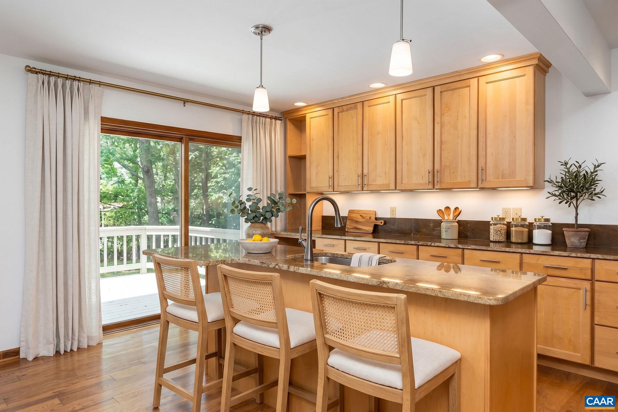 LAKE MONTICELLO - Residential