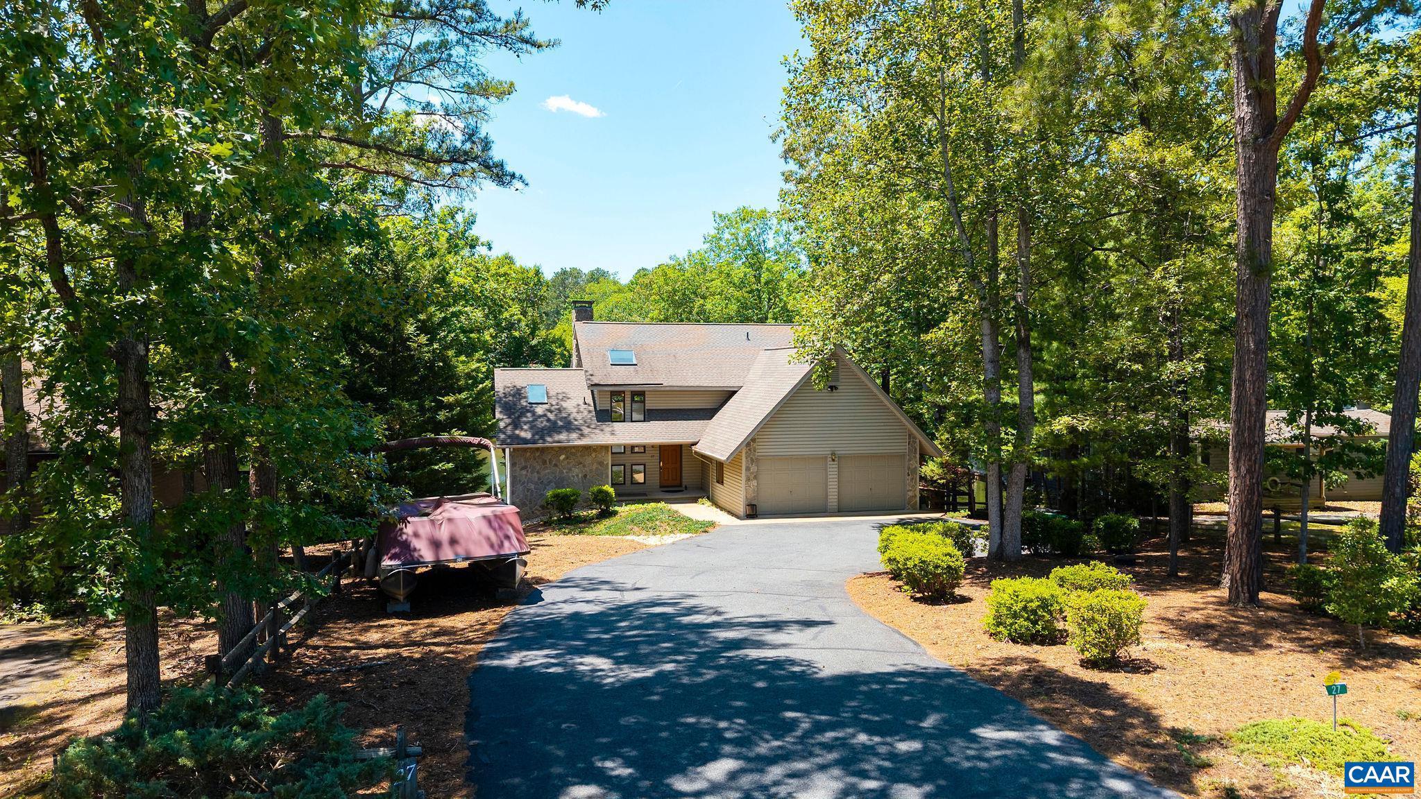 LAKE MONTICELLO - Residential