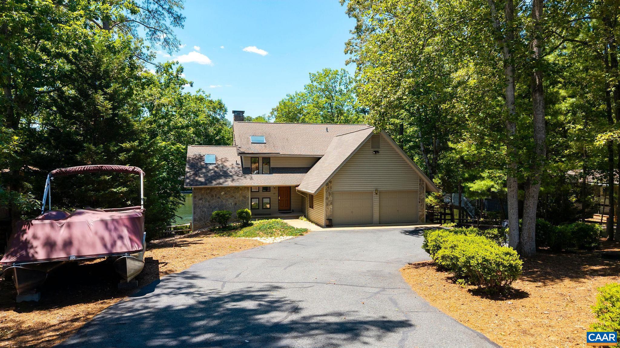 LAKE MONTICELLO - Residential