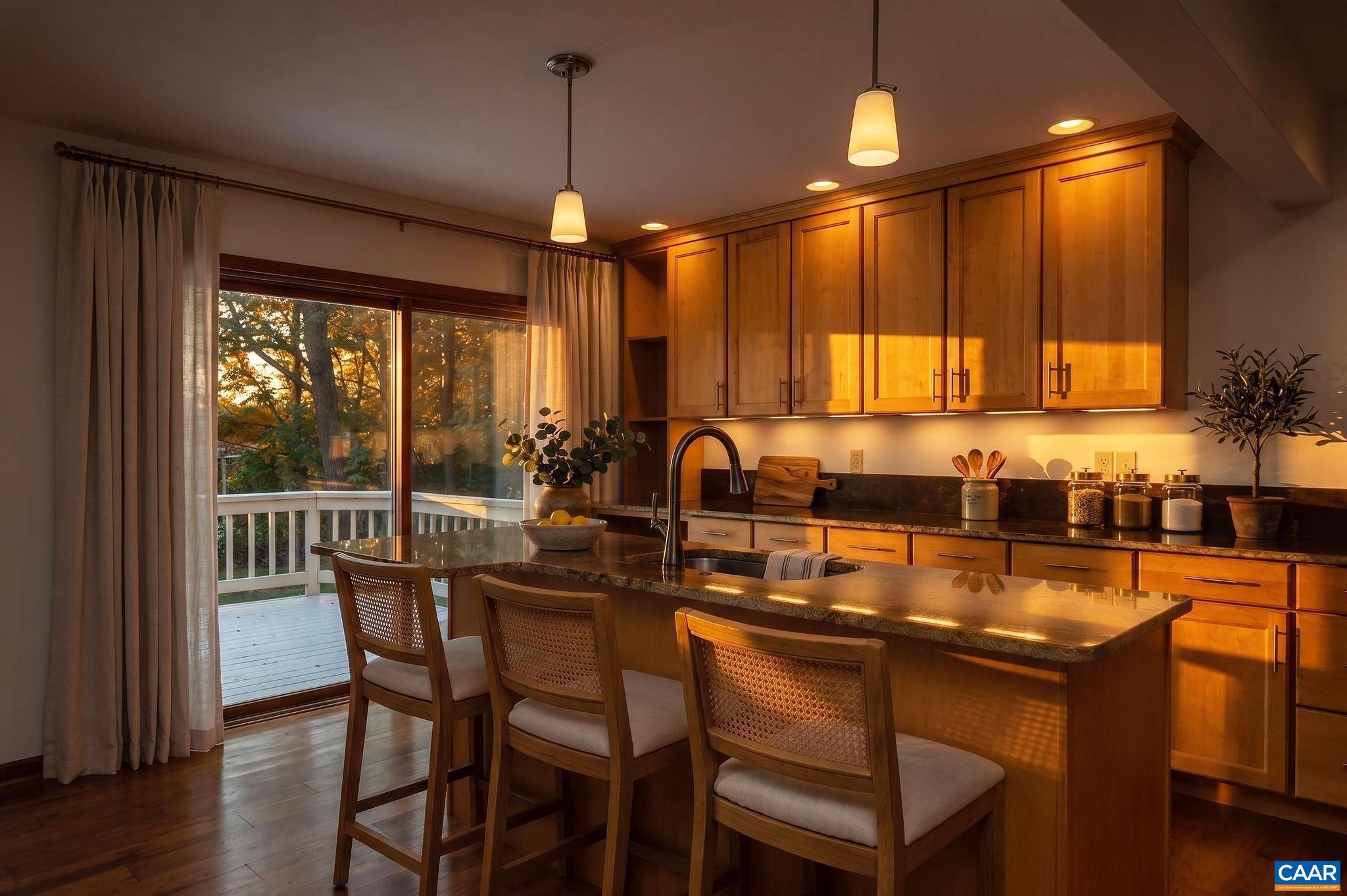 LAKE MONTICELLO - Residential