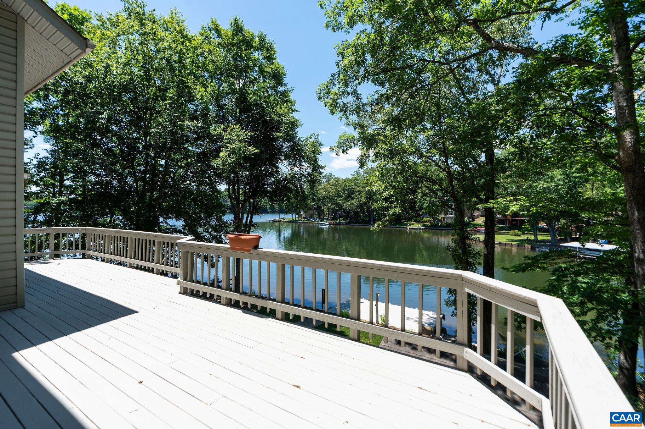 LAKE MONTICELLO - Residential