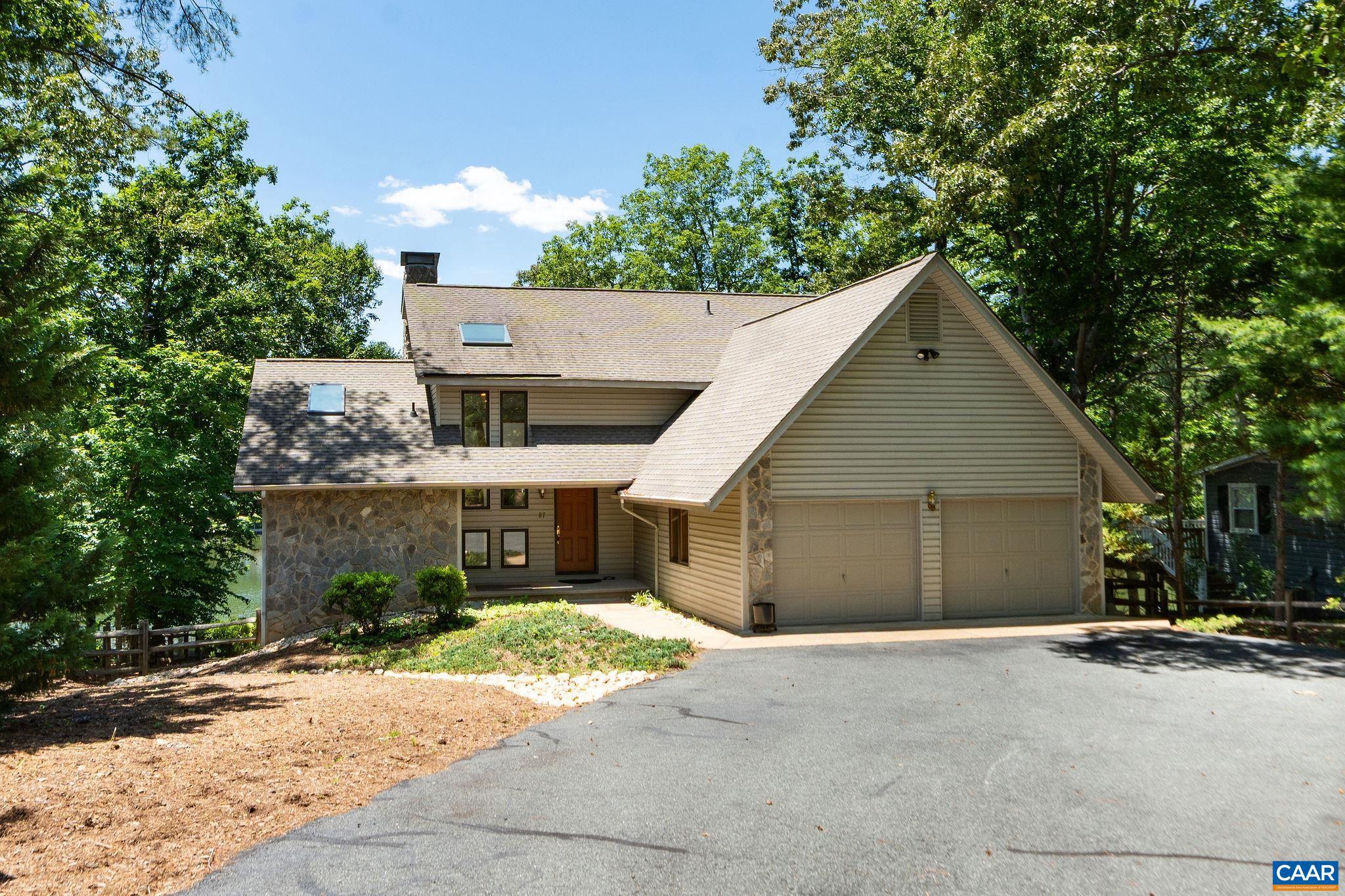 LAKE MONTICELLO - Residential