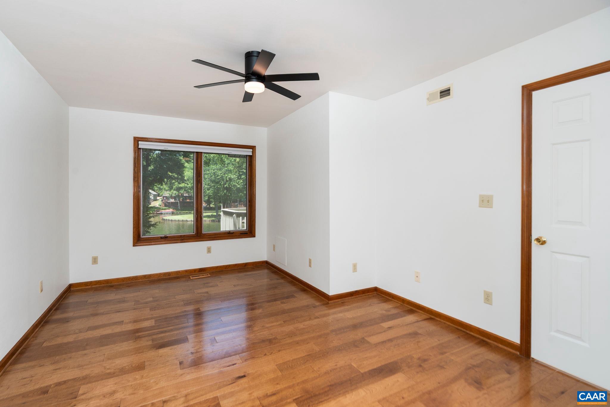 LAKE MONTICELLO - Residential