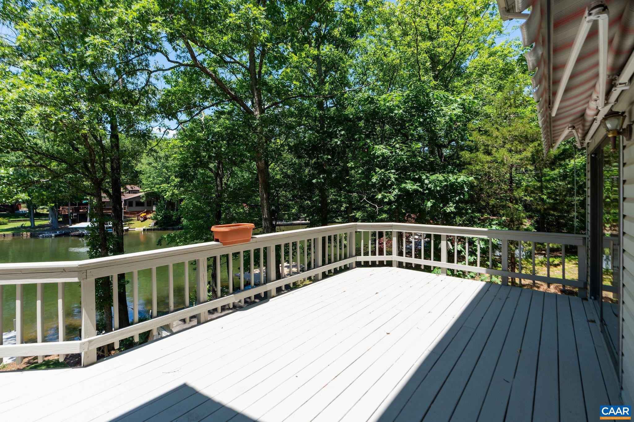 LAKE MONTICELLO - Residential
