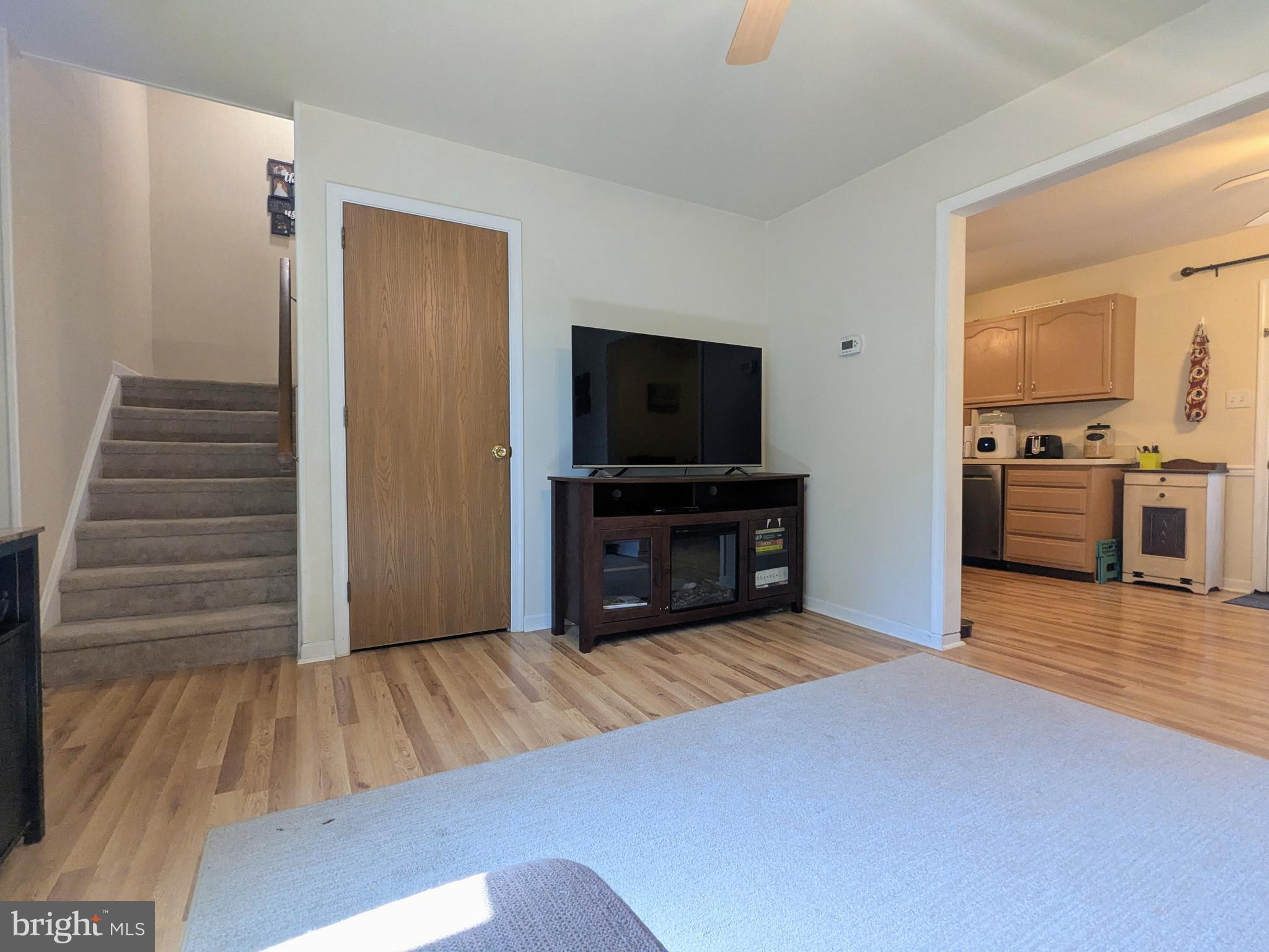 COUNTRY RIDGE ESTA - Residential