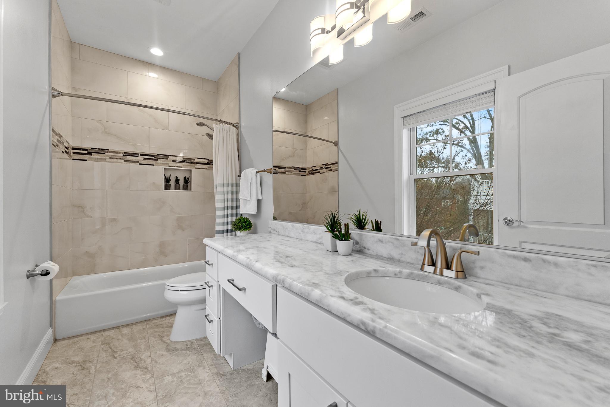 DUNN LORING WOODS - Residential