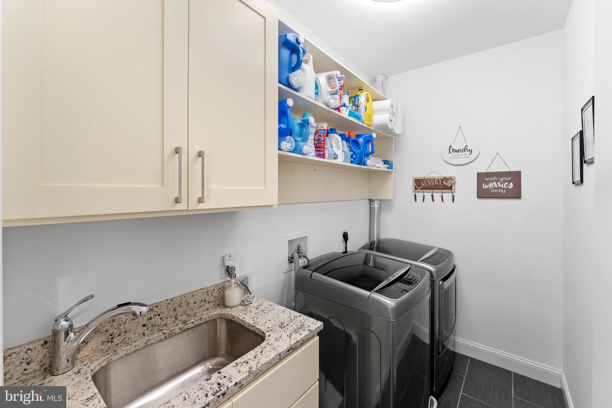 DUNN LORING WOODS - Residential