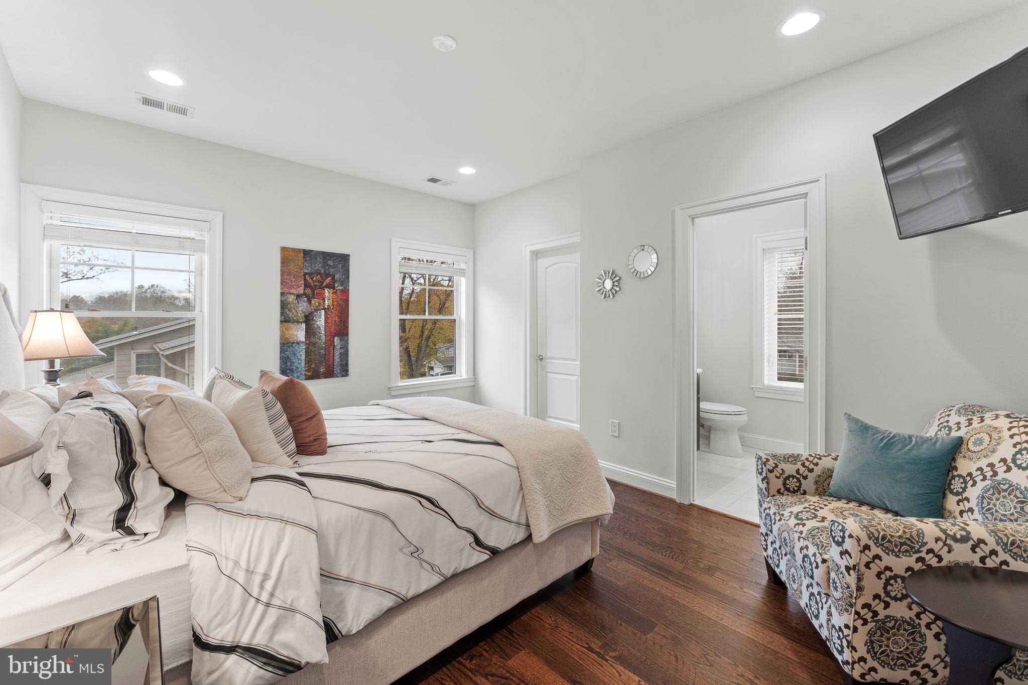 DUNN LORING WOODS - Residential