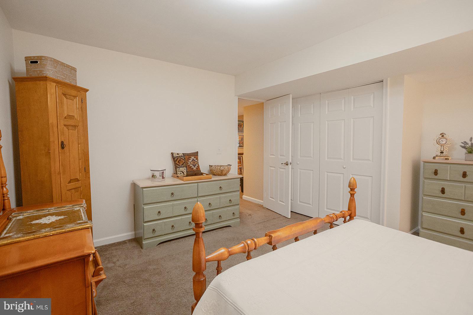 EDINBURG SQUARE - Residential