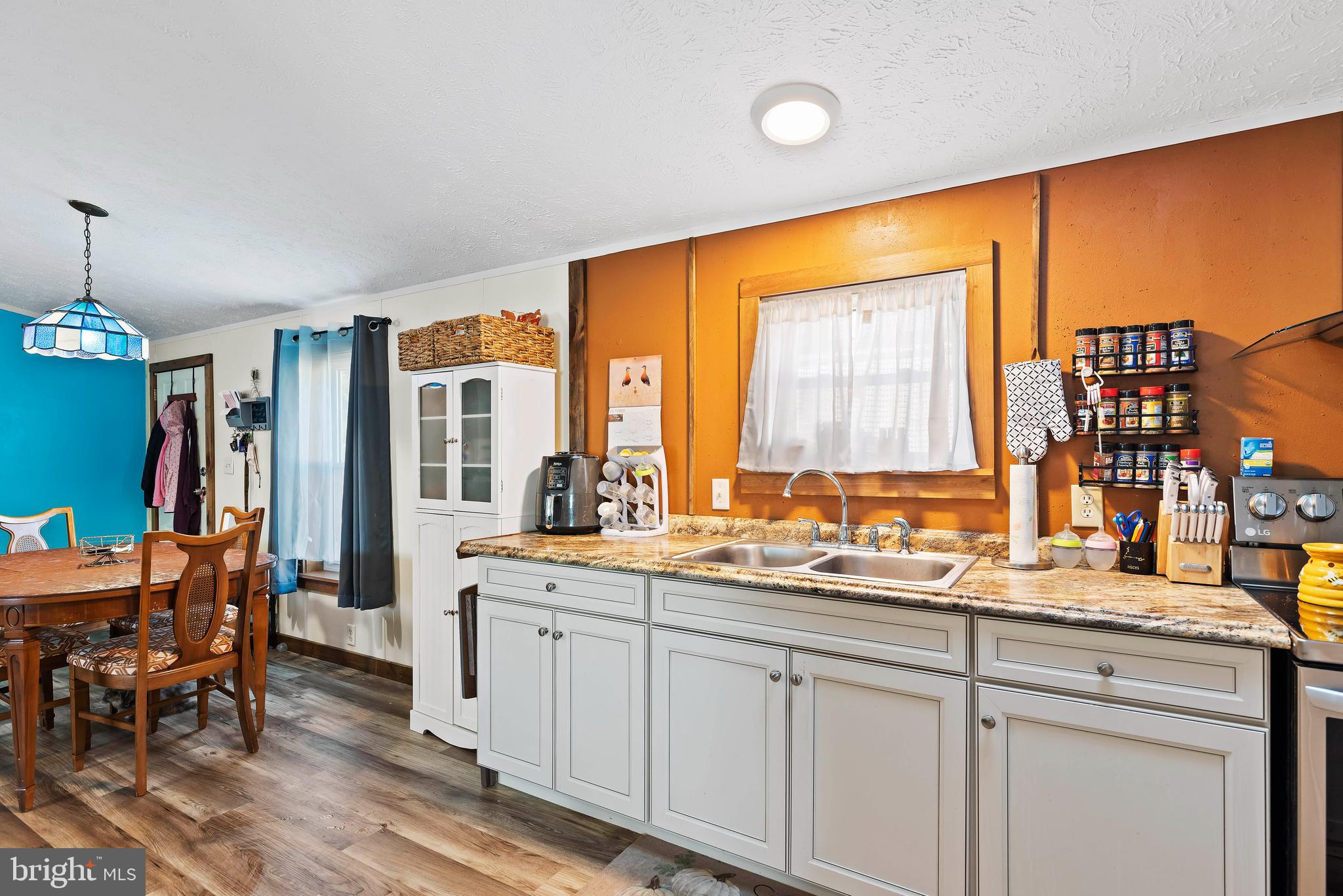 COUNTRY VIEW ESTATES - Residential