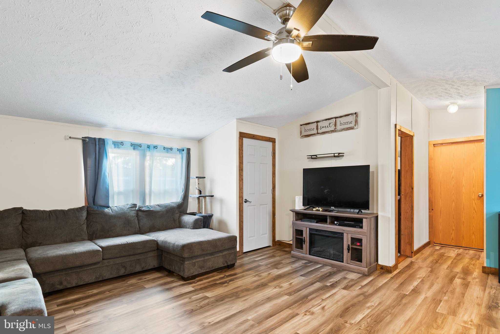 COUNTRY VIEW ESTATES - Residential