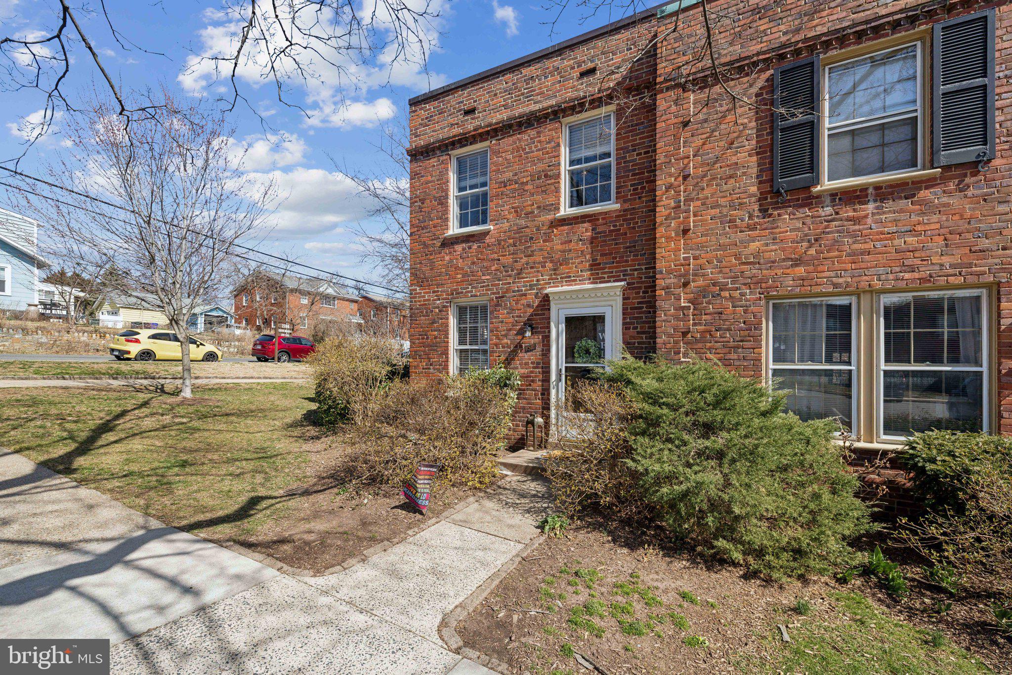 ARLINGTON VILLAGE - Residential
