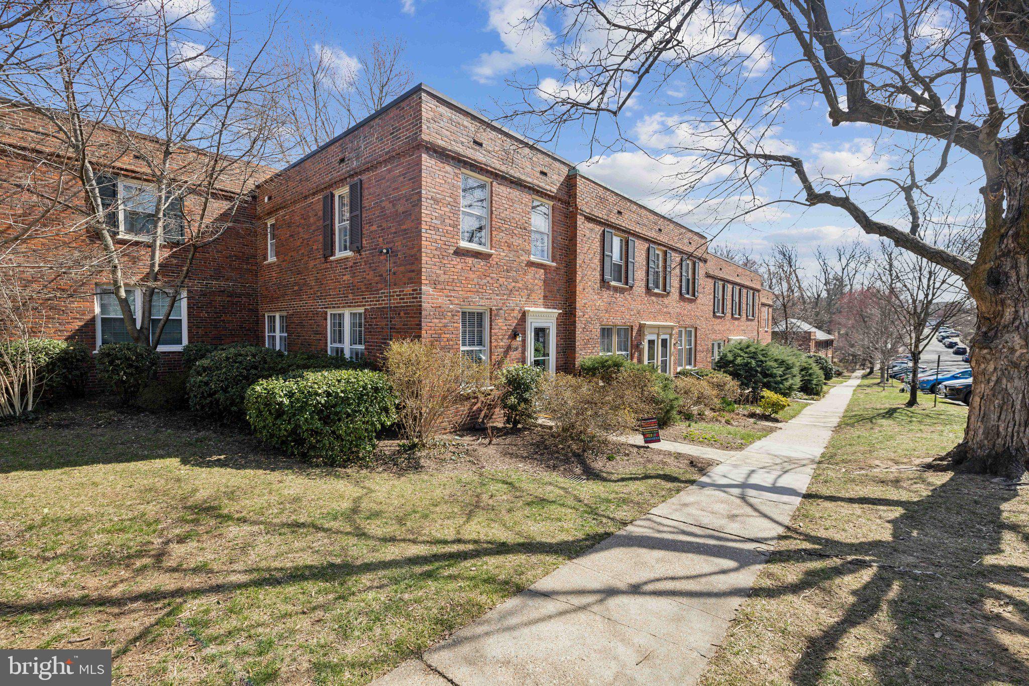 ARLINGTON VILLAGE - Residential