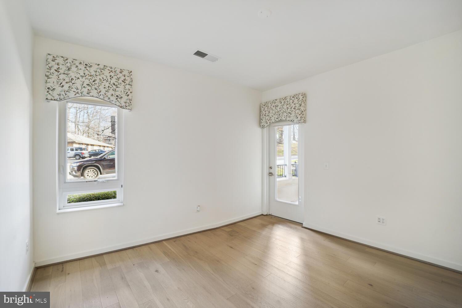 THE ENCLAVE - Residential
