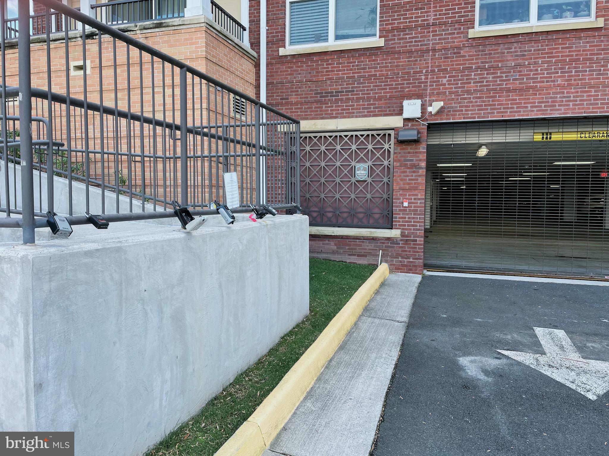 THE ENCLAVE - Residential