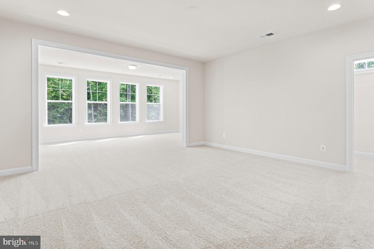SOUTH LAKE - Residential