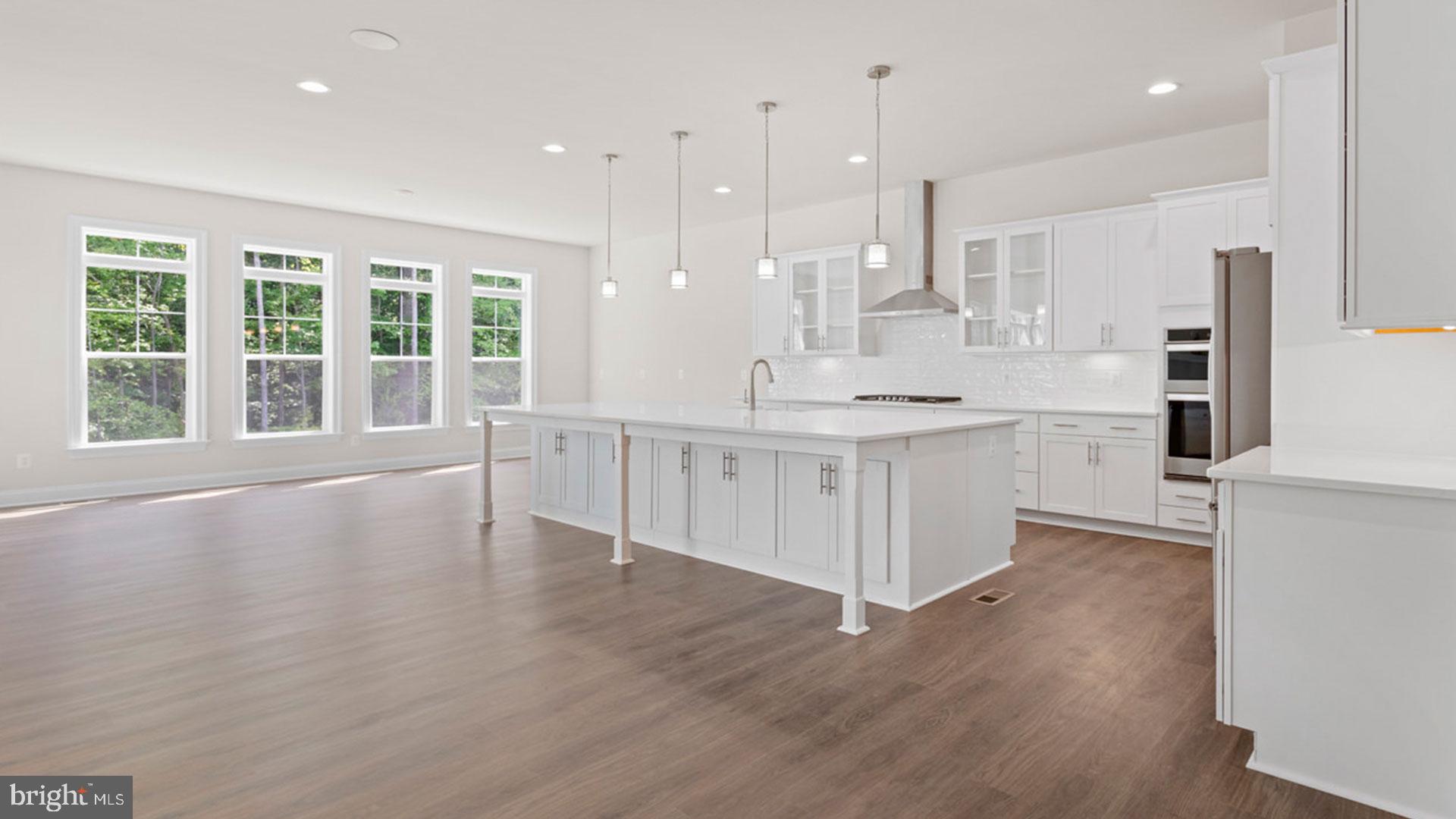 SOUTH LAKE - Residential