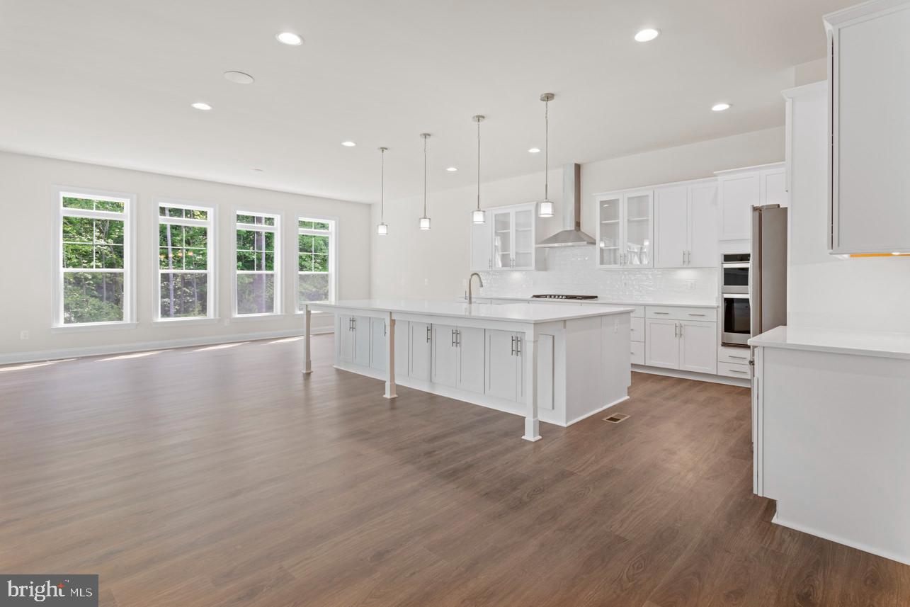 SOUTH LAKE - Residential