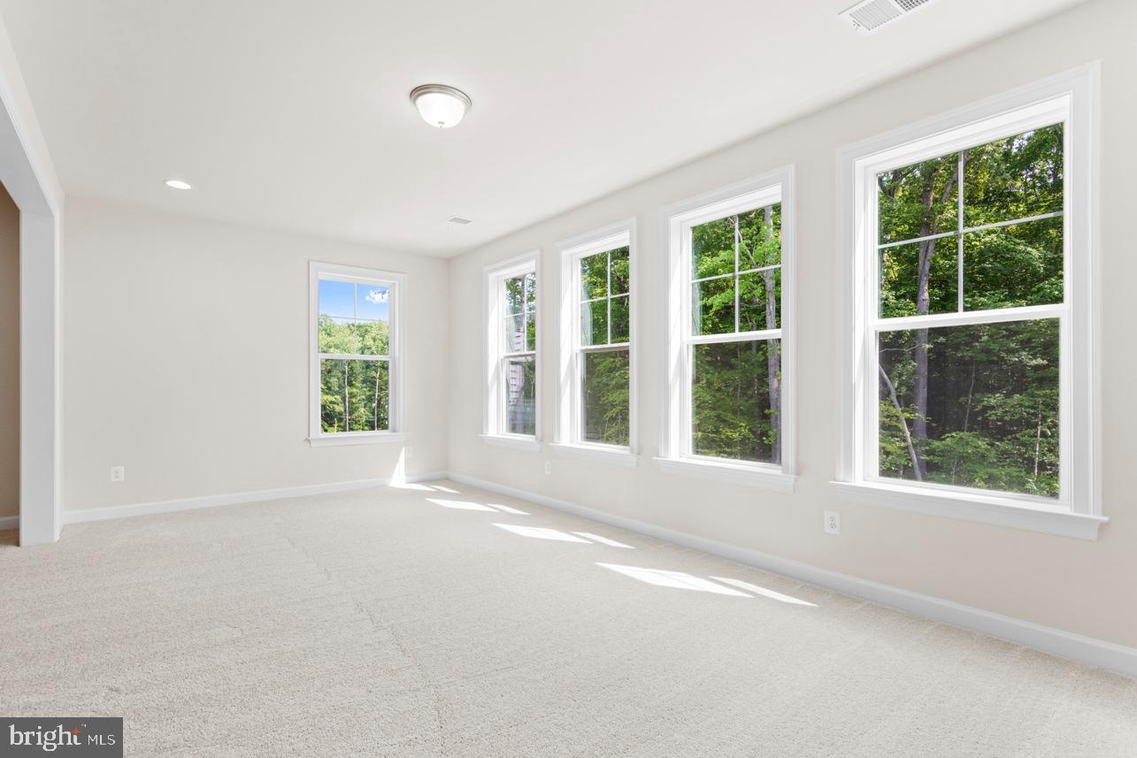 SOUTH LAKE - Residential