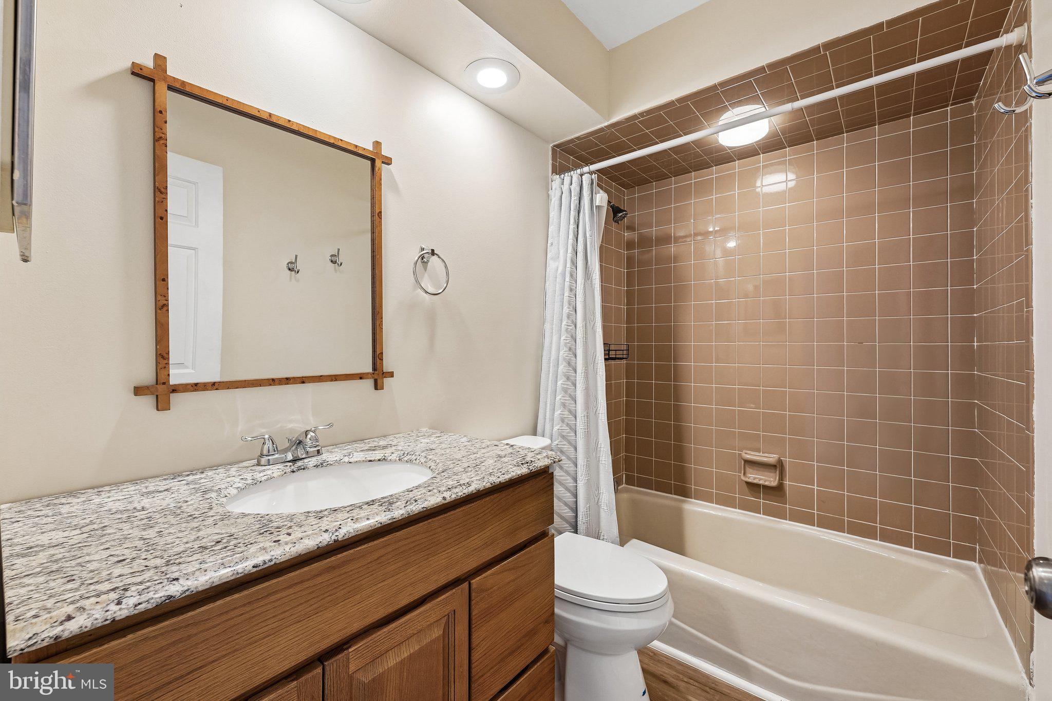 PEACHTREE VILLAGE - Residential