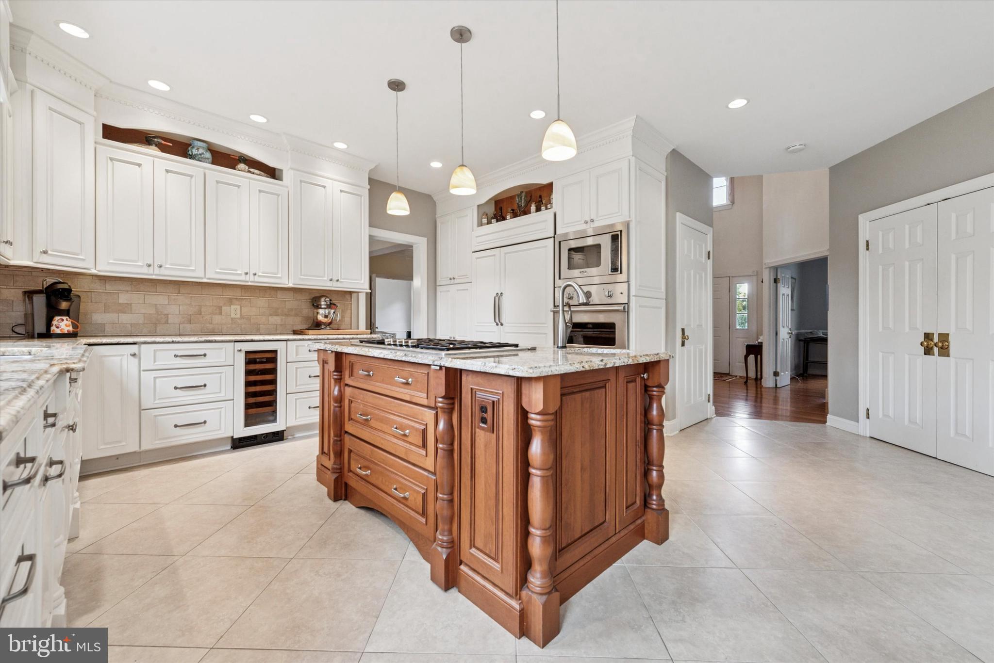 THORNBURY KNOLL - Residential