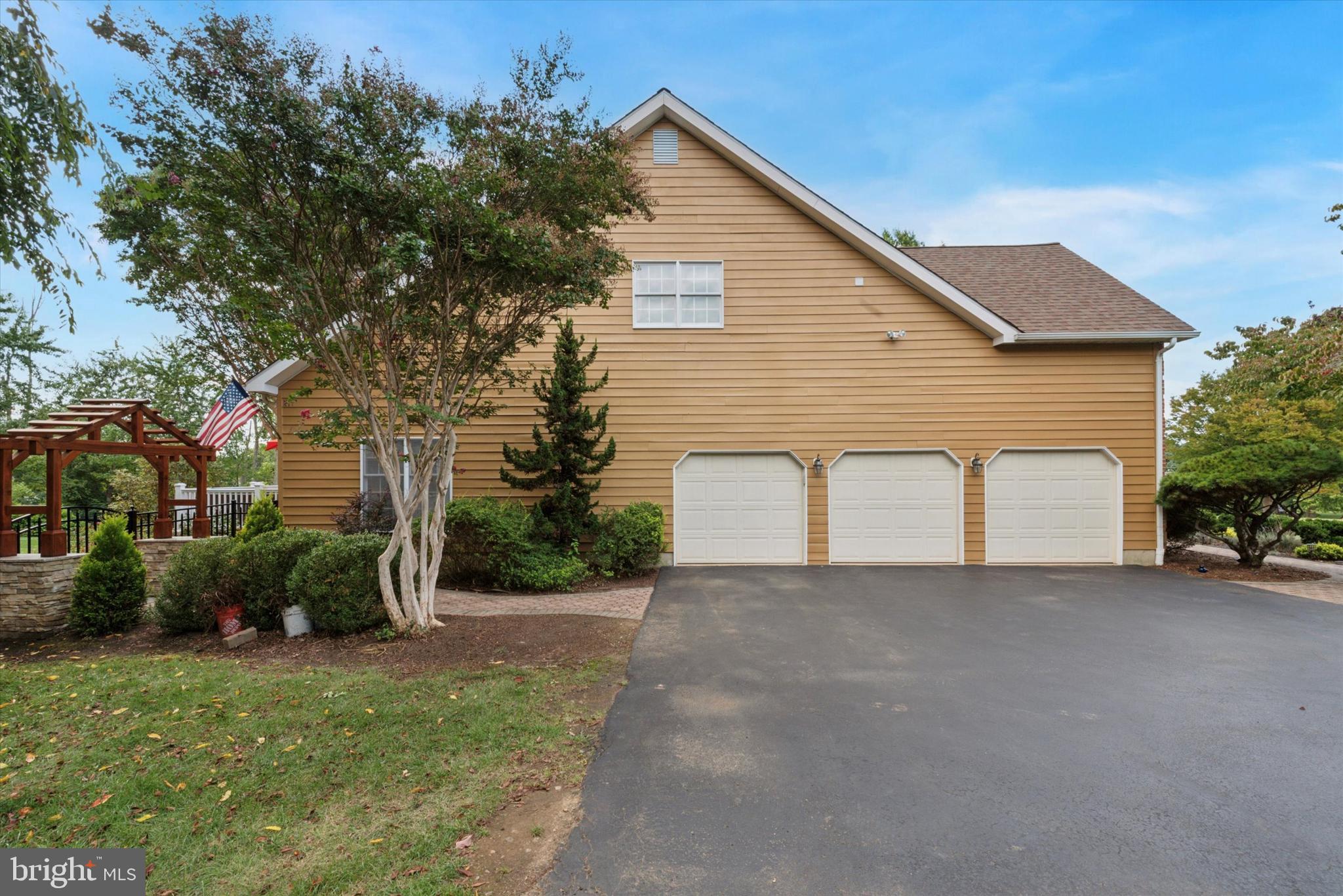 THORNBURY KNOLL - Residential