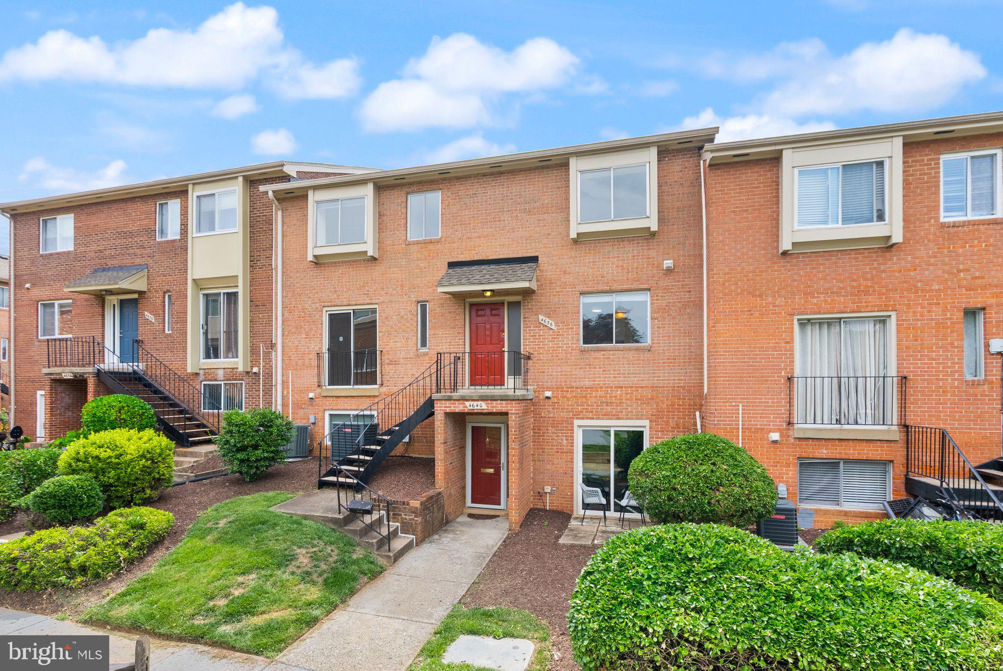TERRACE TOWNHOUSES OF ANNANDALE - Residential