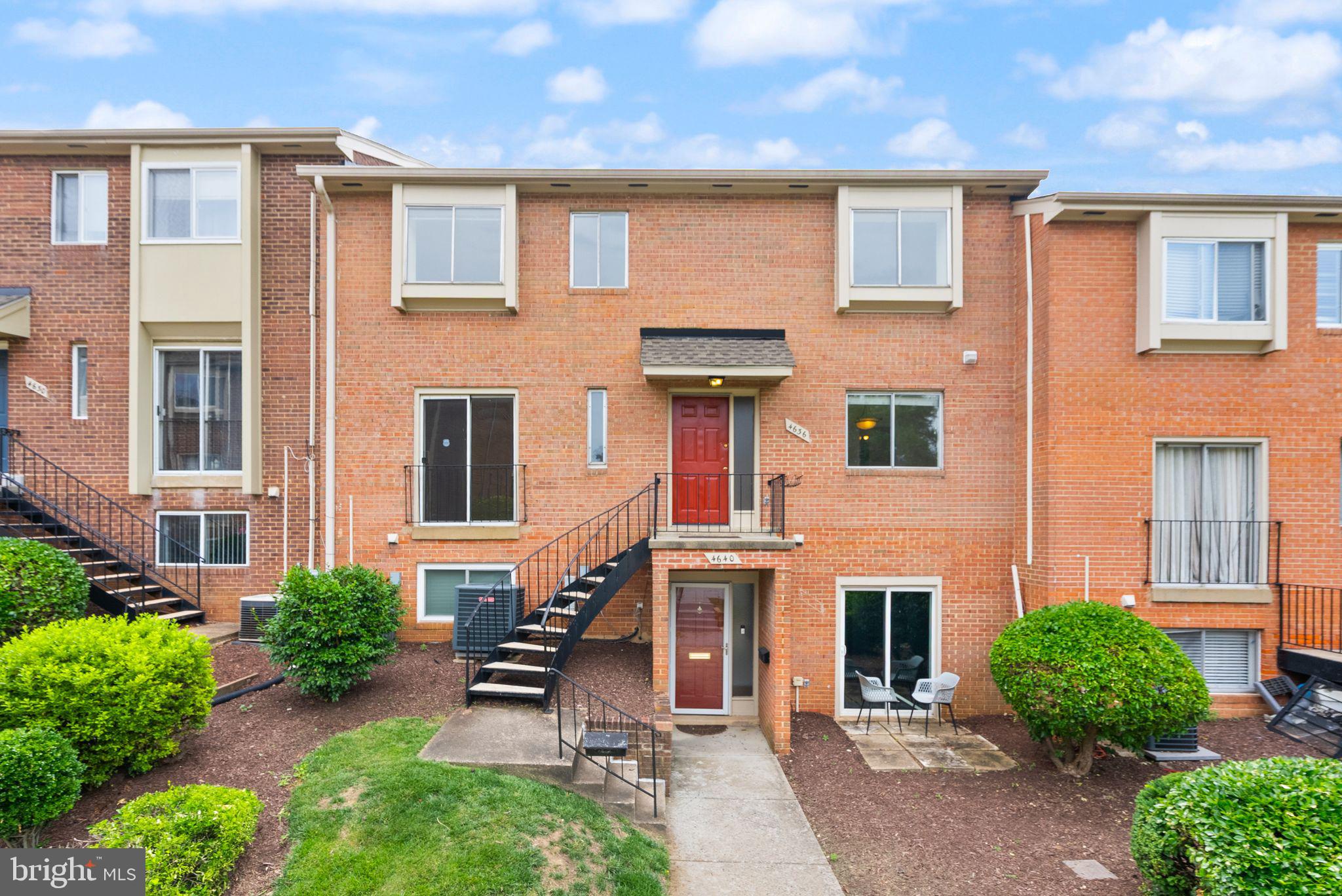 TERRACE TOWNHOUSES OF ANNANDALE - Residential